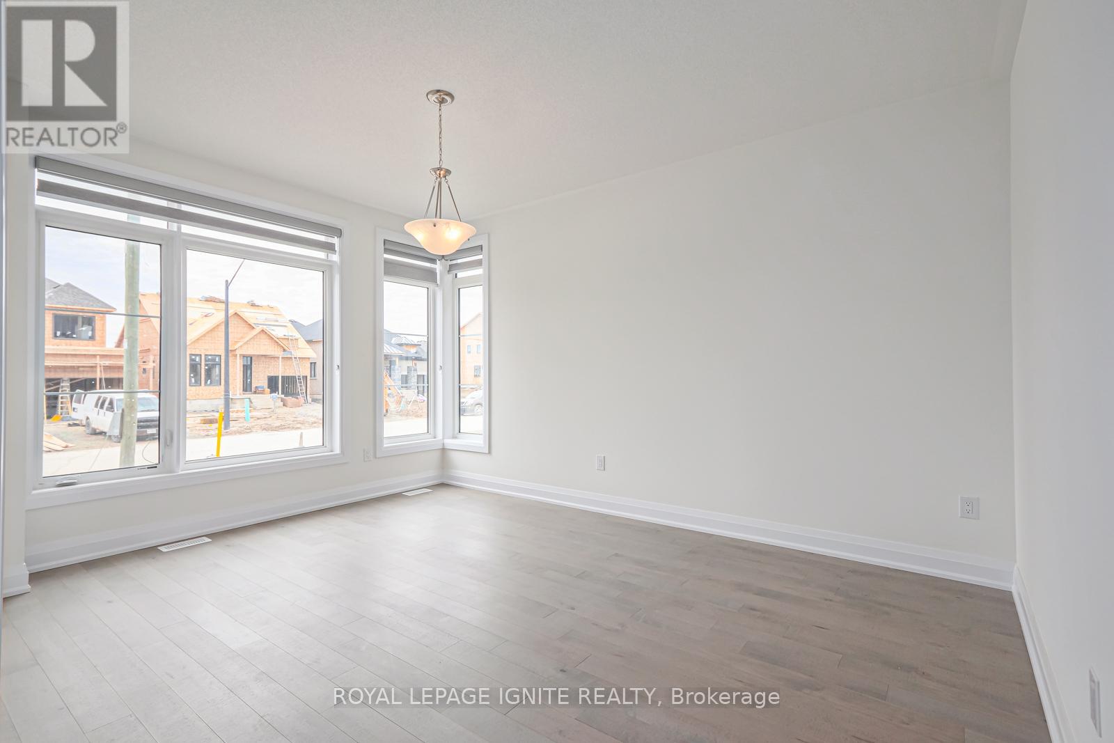 51 Del Ray Crescent, Wasaga Beach, Ontario  L9Z 0N8 - Photo 2 - S12449360