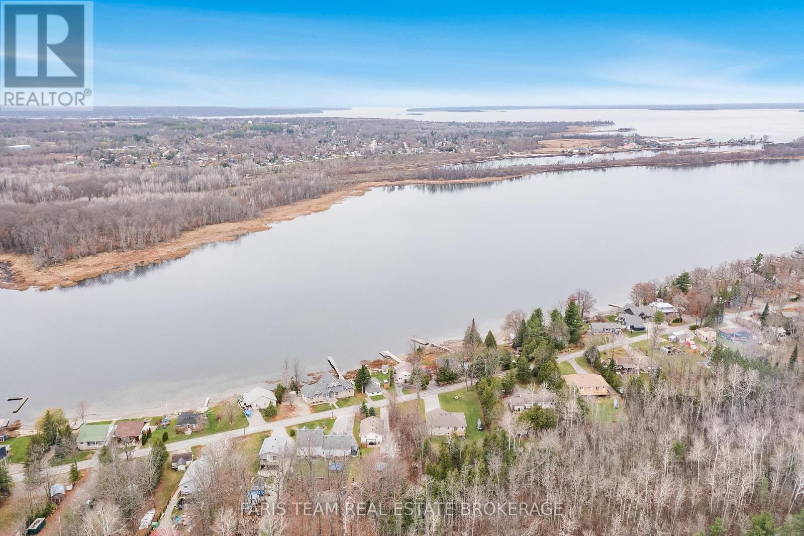 121 Mitchells Beach Road, Tay (Victoria Harbour), Ontario  L0K 2A0 - Photo 5 - S12449369