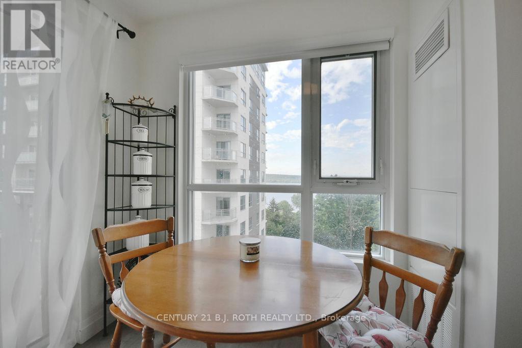 818 - 58 Lakeside Terrace, Barrie (Little Lake), Ontario  L4M 0L5 - Photo 21 - S12449479