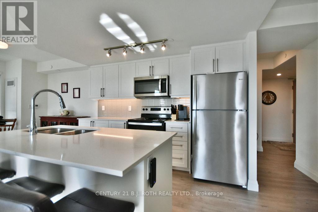 818 - 58 Lakeside Terrace, Barrie (Little Lake), Ontario  L4M 0L5 - Photo 30 - S12449479