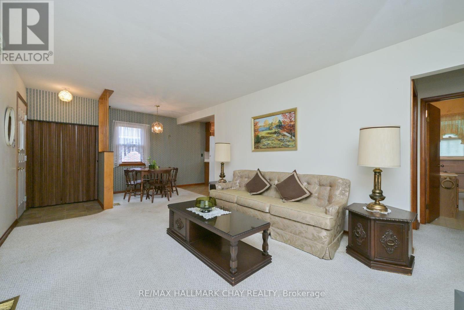 20 Leach Street, Orillia, Ontario  L3V 5N7 - Photo 11 - S12449500