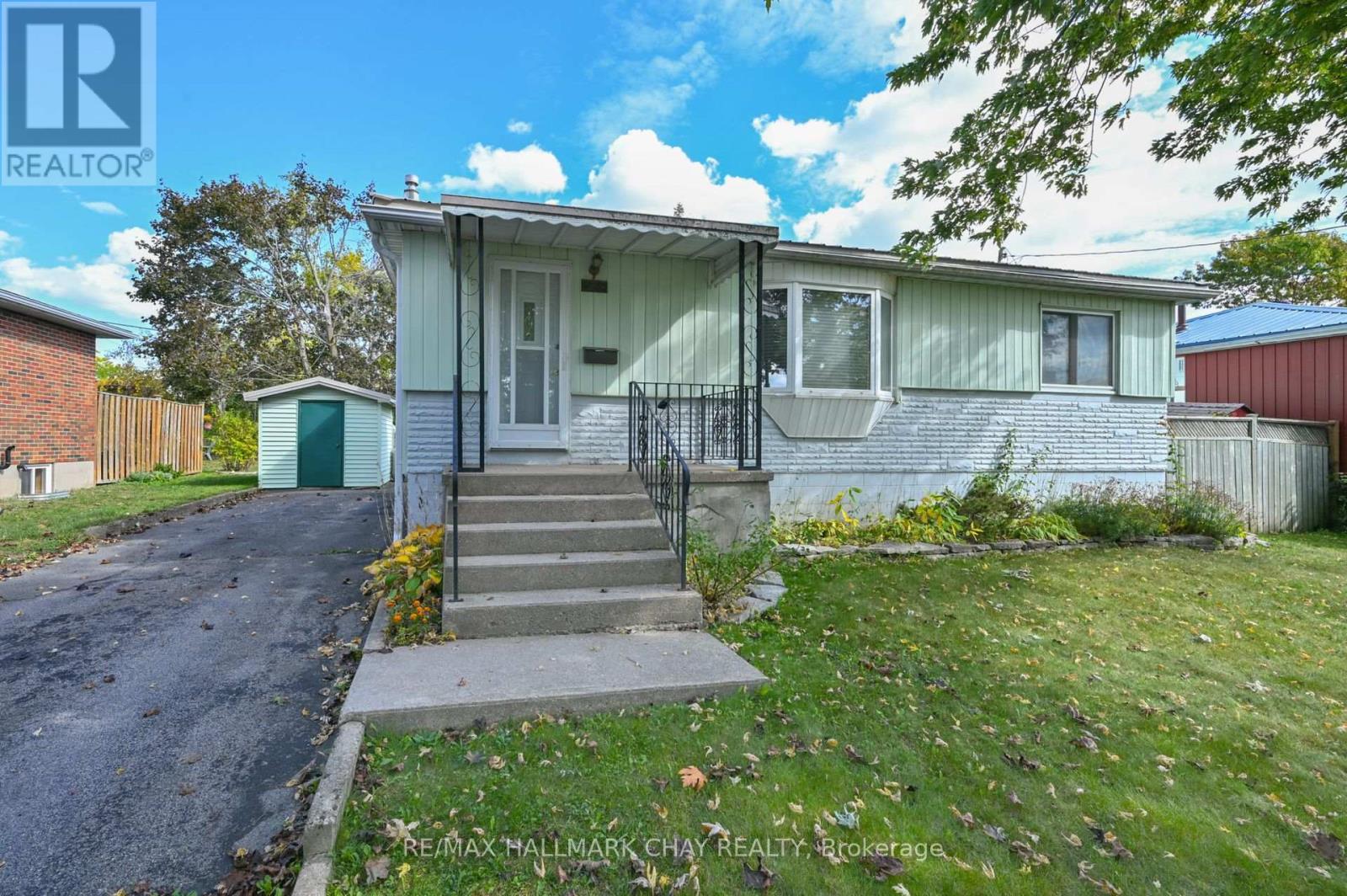 20 Leach Street, Orillia, Ontario  L3V 5N7 - Photo 3 - S12449500