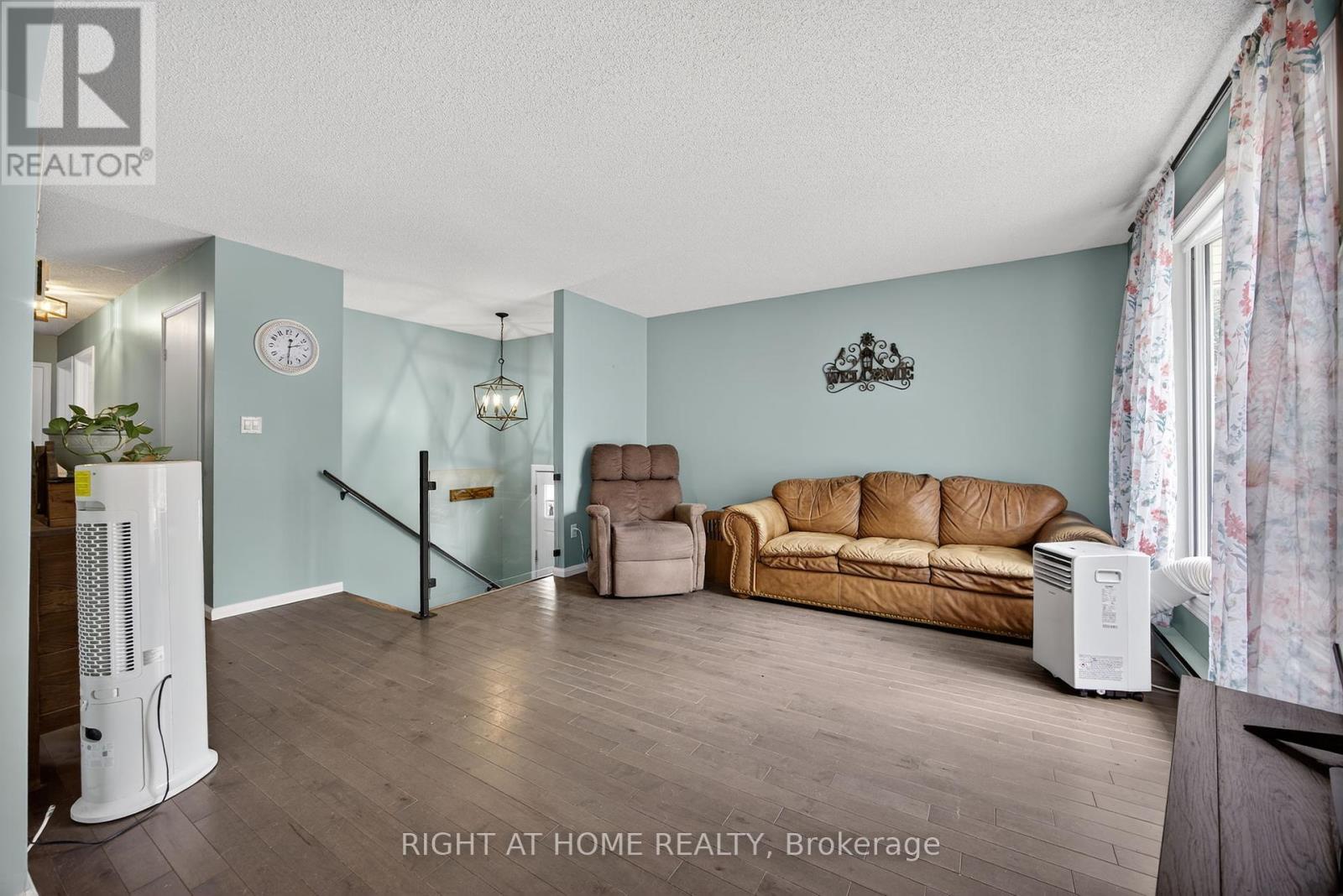 112 Borland Street E, Orillia, Ontario  L3V 2B7 - Photo 10 - S12449502