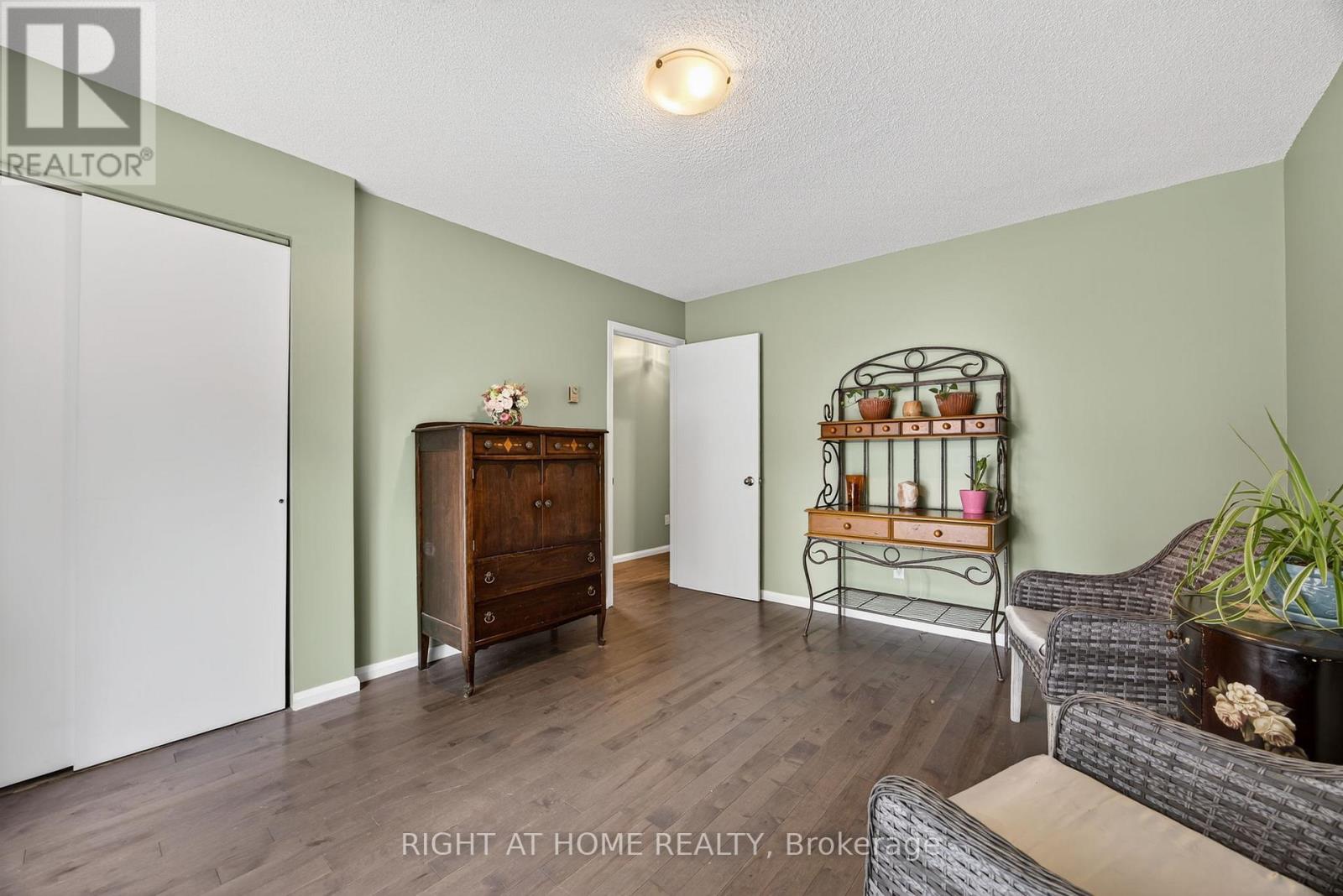 112 Borland Street E, Orillia, Ontario  L3V 2B7 - Photo 14 - S12449502