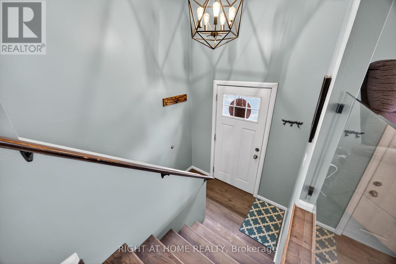 112 Borland Street E, Orillia, Ontario  L3V 2B7 - Photo 3 - S12449502