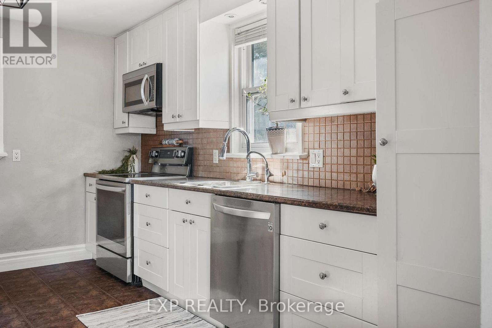 300 Melrose Avenue, Kitchener, Ontario  N2H 2C1 - Photo 8 - X12426701