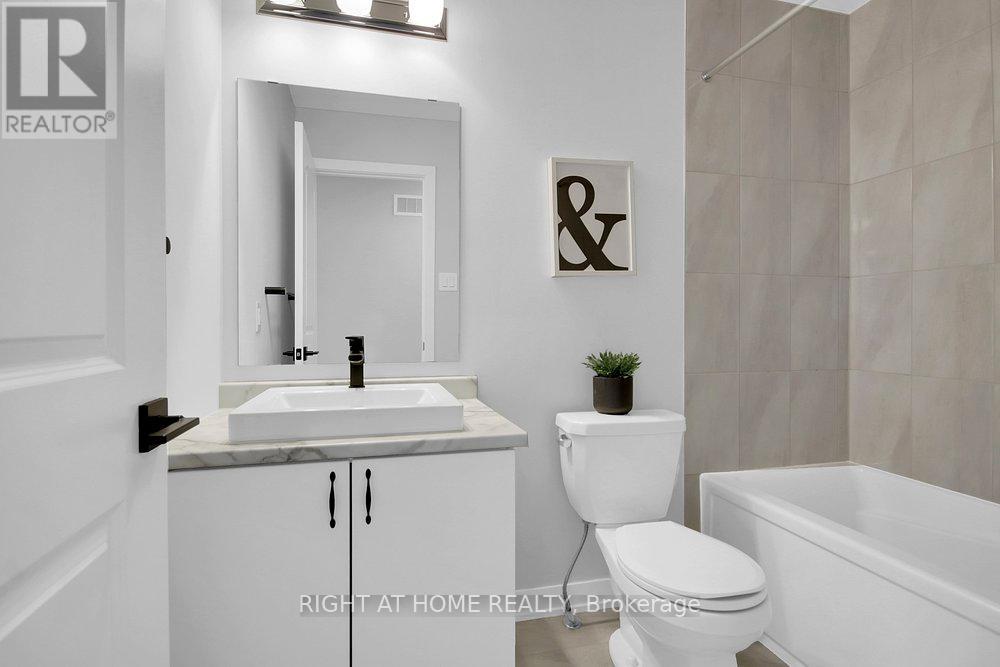 738 Quilter Row, Ottawa, Ontario  K0A 2Z0 - Photo 37 - X12424925