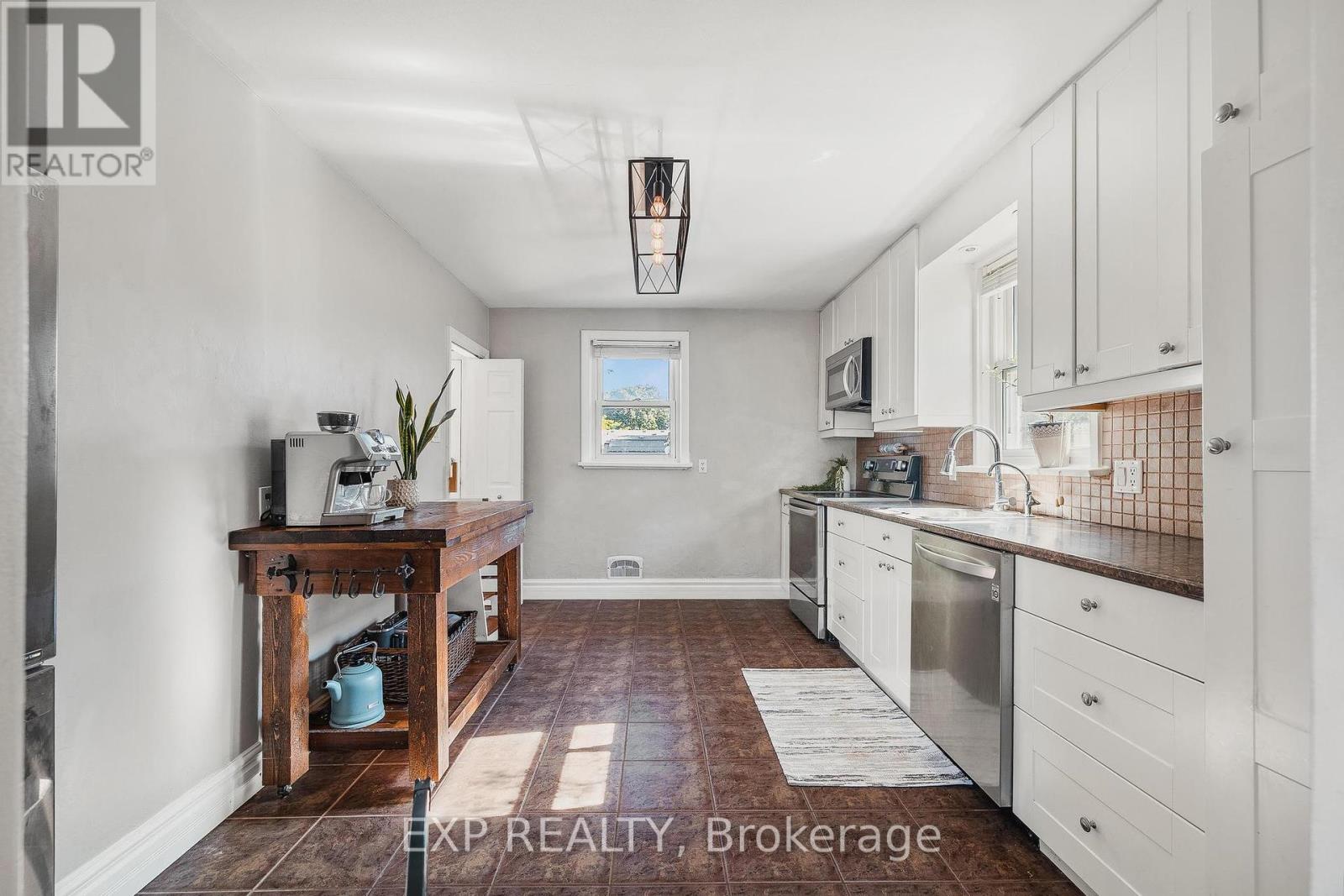300 Melrose Avenue, Kitchener, Ontario  N2H 2C1 - Photo 5 - X12426701