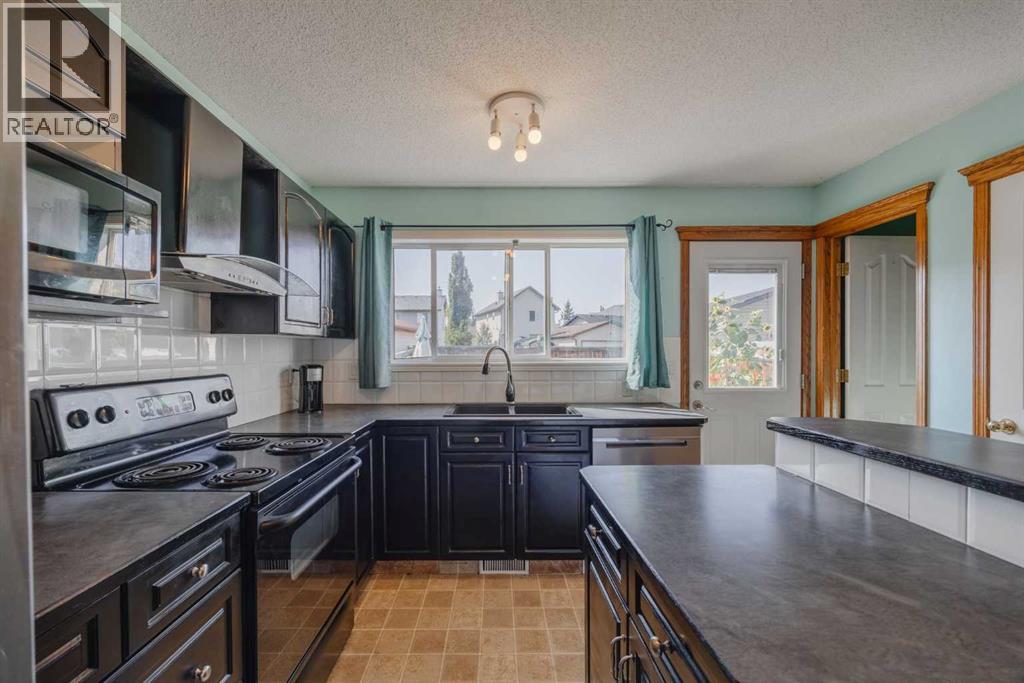 276 Cramond Close Se, Calgary, Alberta  T3M 1E2 - Photo 11 - A2259407