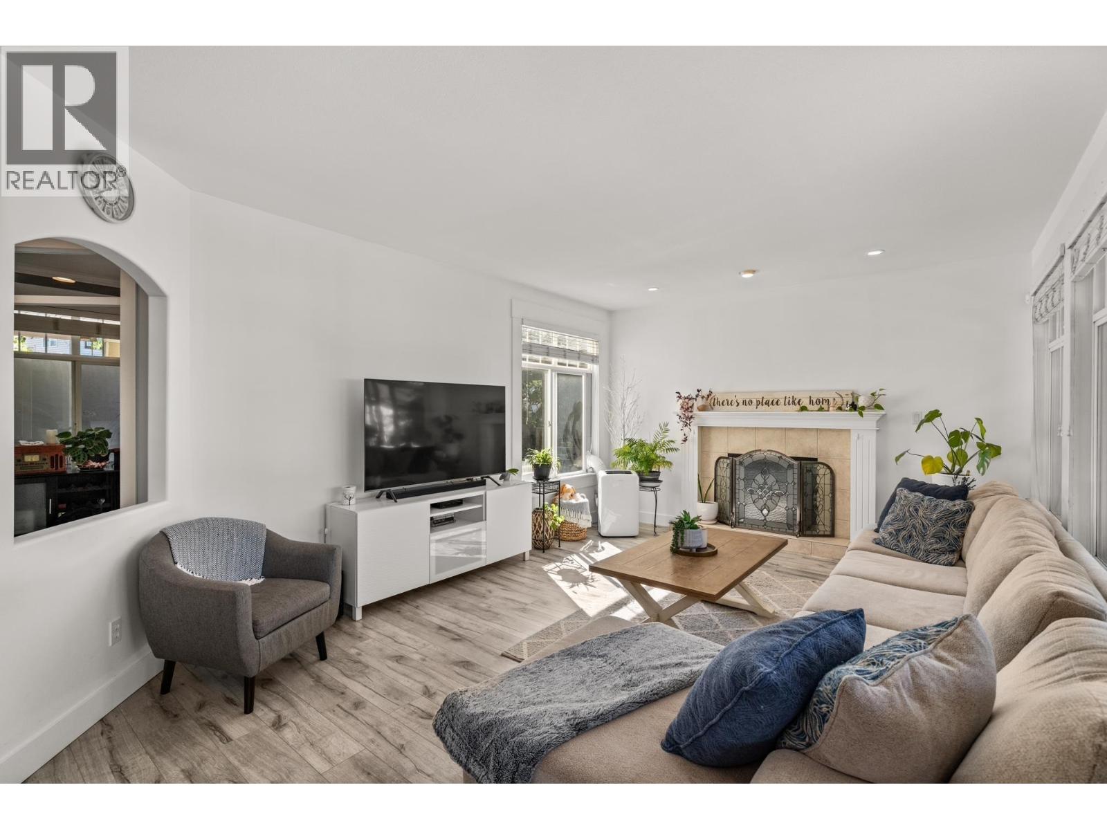 10071 246 A Street, Maple Ridge, British Columbia  V2W 1Z9 - Photo 3 - R3056056