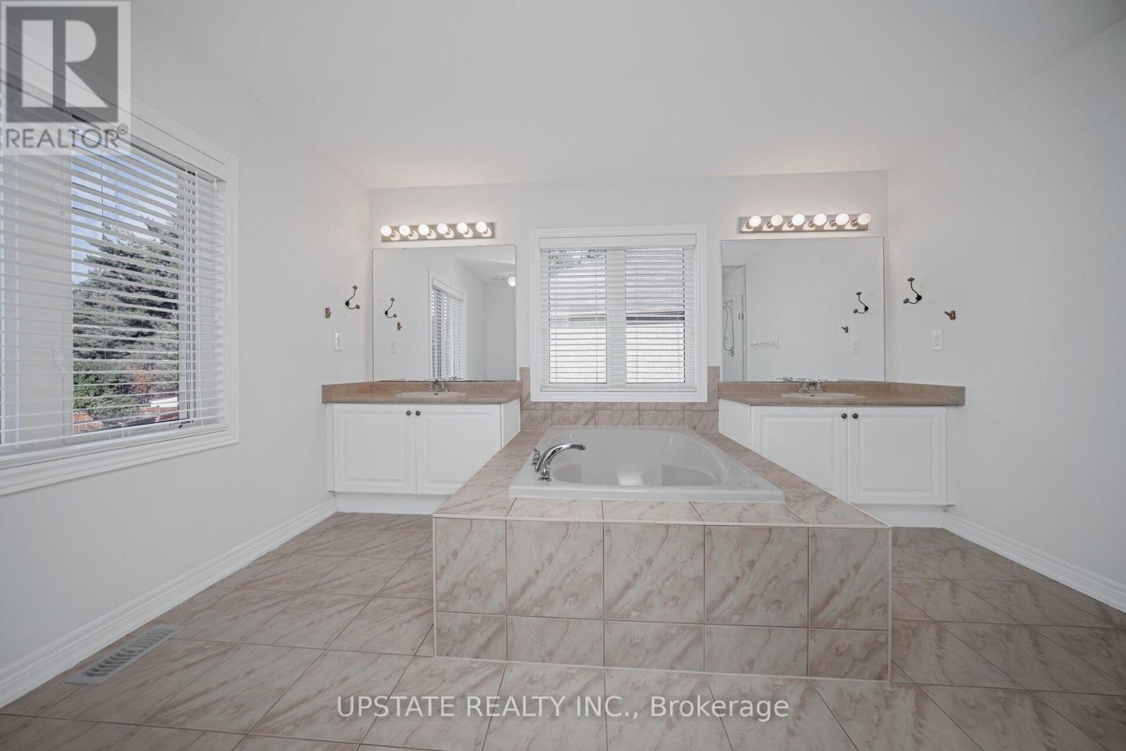 66 George Robinson Drive, Brampton (Credit Valley), Ontario  L6Y 1P2 - Photo 18 - W12449353