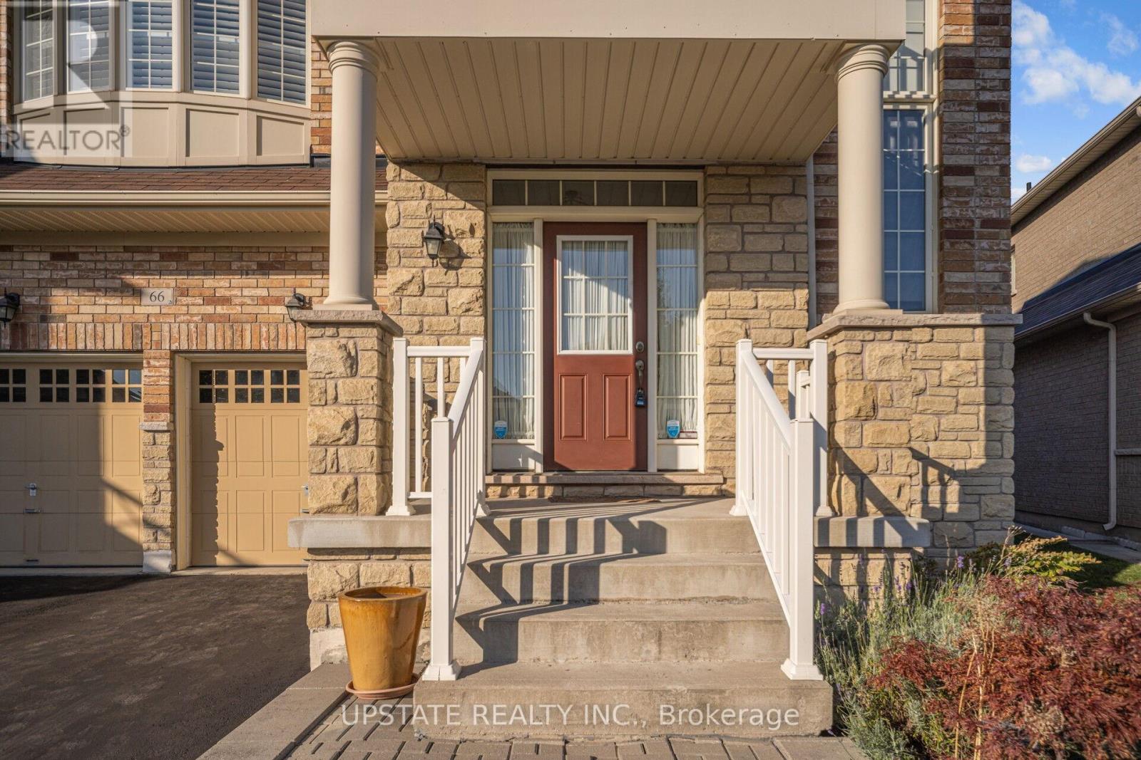 66 George Robinson Drive, Brampton (Credit Valley), Ontario  L6Y 1P2 - Photo 2 - W12449353