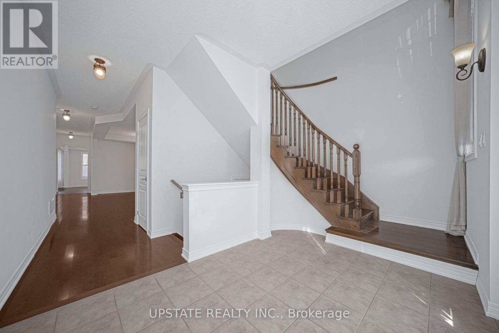 66 George Robinson Drive, Brampton (Credit Valley), Ontario  L6Y 1P2 - Photo 3 - W12449353