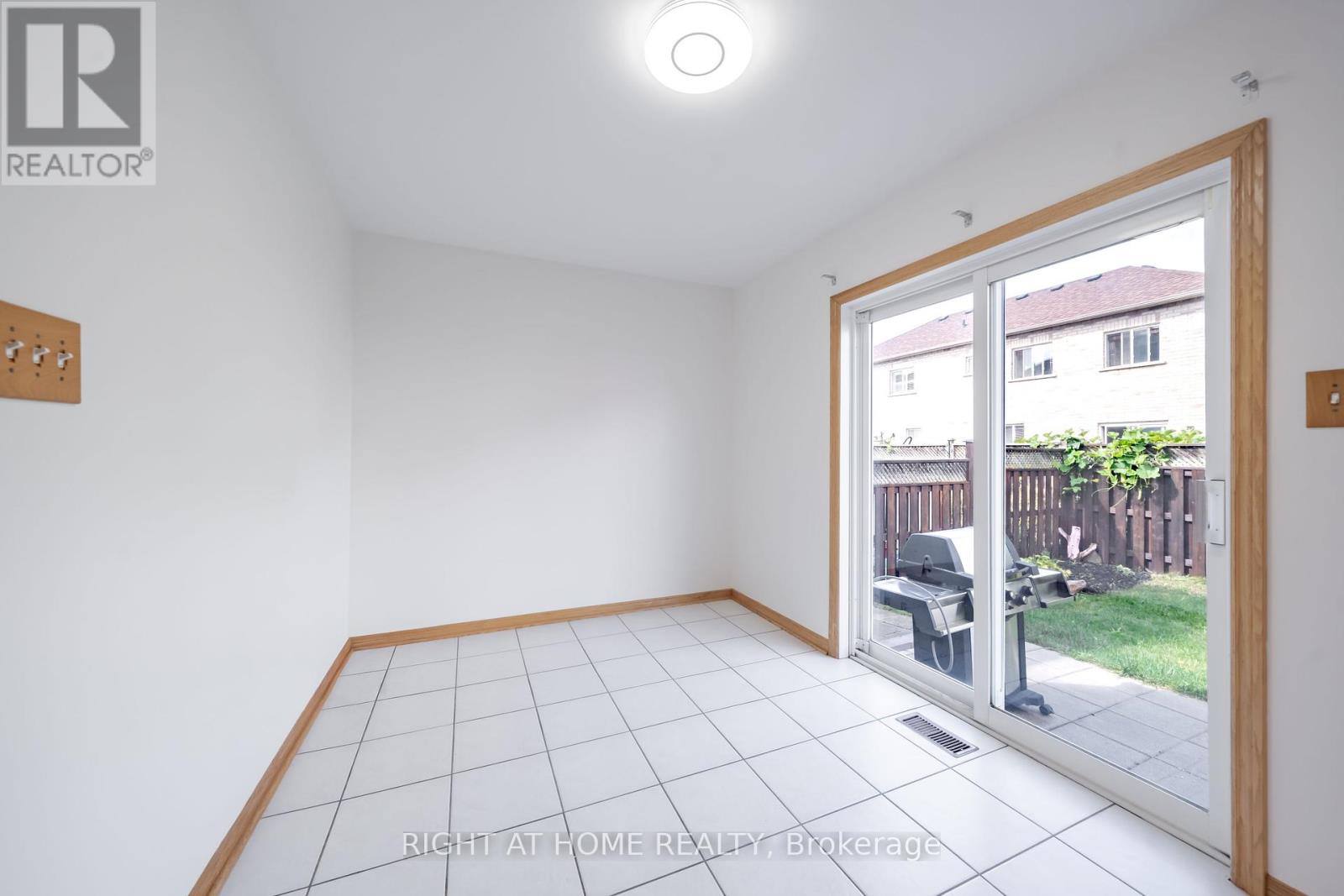 39 Viceroy Crescent, Brampton (Northwest Sandalwood Parkway), Ontario  L7A 1V7 - Photo 11 - W12449363