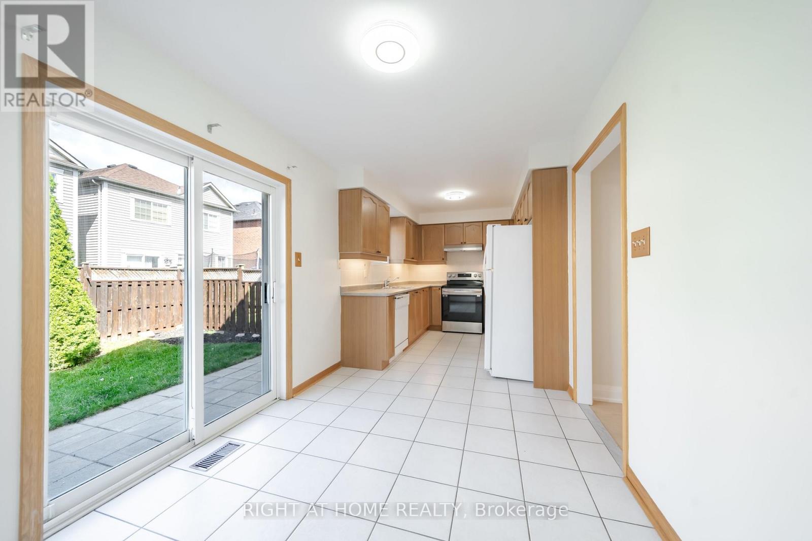 39 Viceroy Crescent, Brampton (Northwest Sandalwood Parkway), Ontario  L7A 1V7 - Photo 12 - W12449363