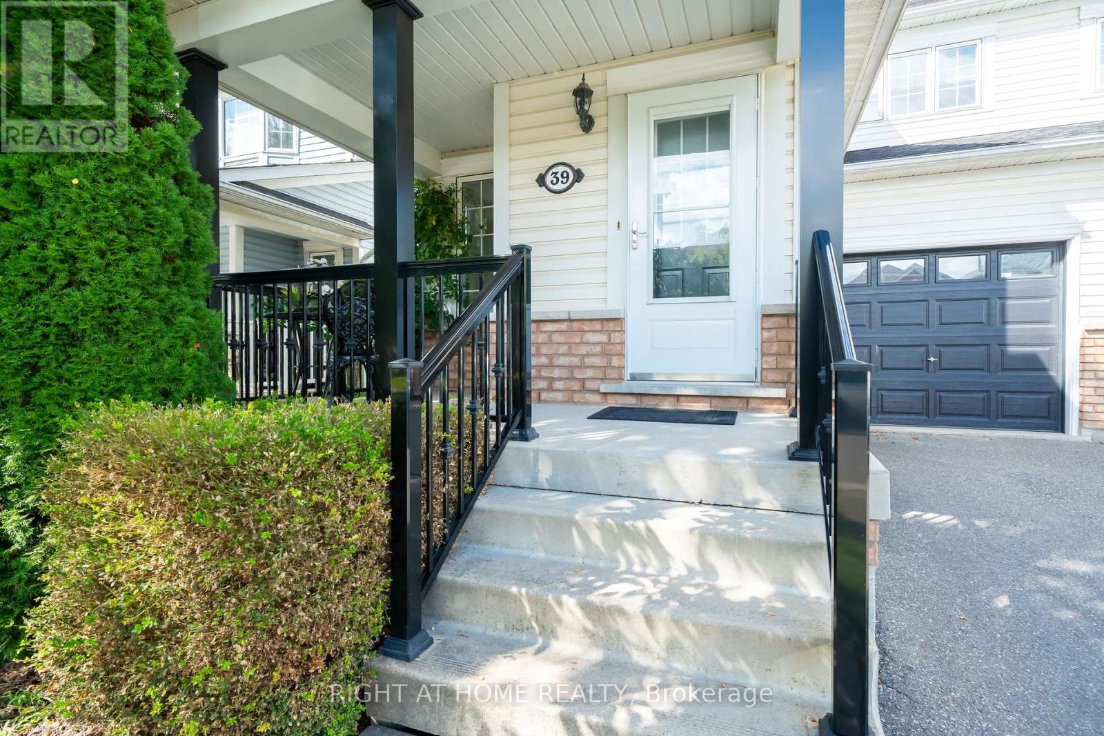 39 Viceroy Crescent, Brampton (Northwest Sandalwood Parkway), Ontario  L7A 1V7 - Photo 2 - W12449363