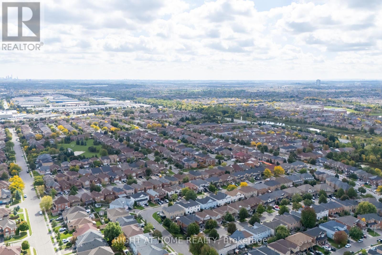 39 Viceroy Crescent, Brampton (Northwest Sandalwood Parkway), Ontario  L7A 1V7 - Photo 35 - W12449363