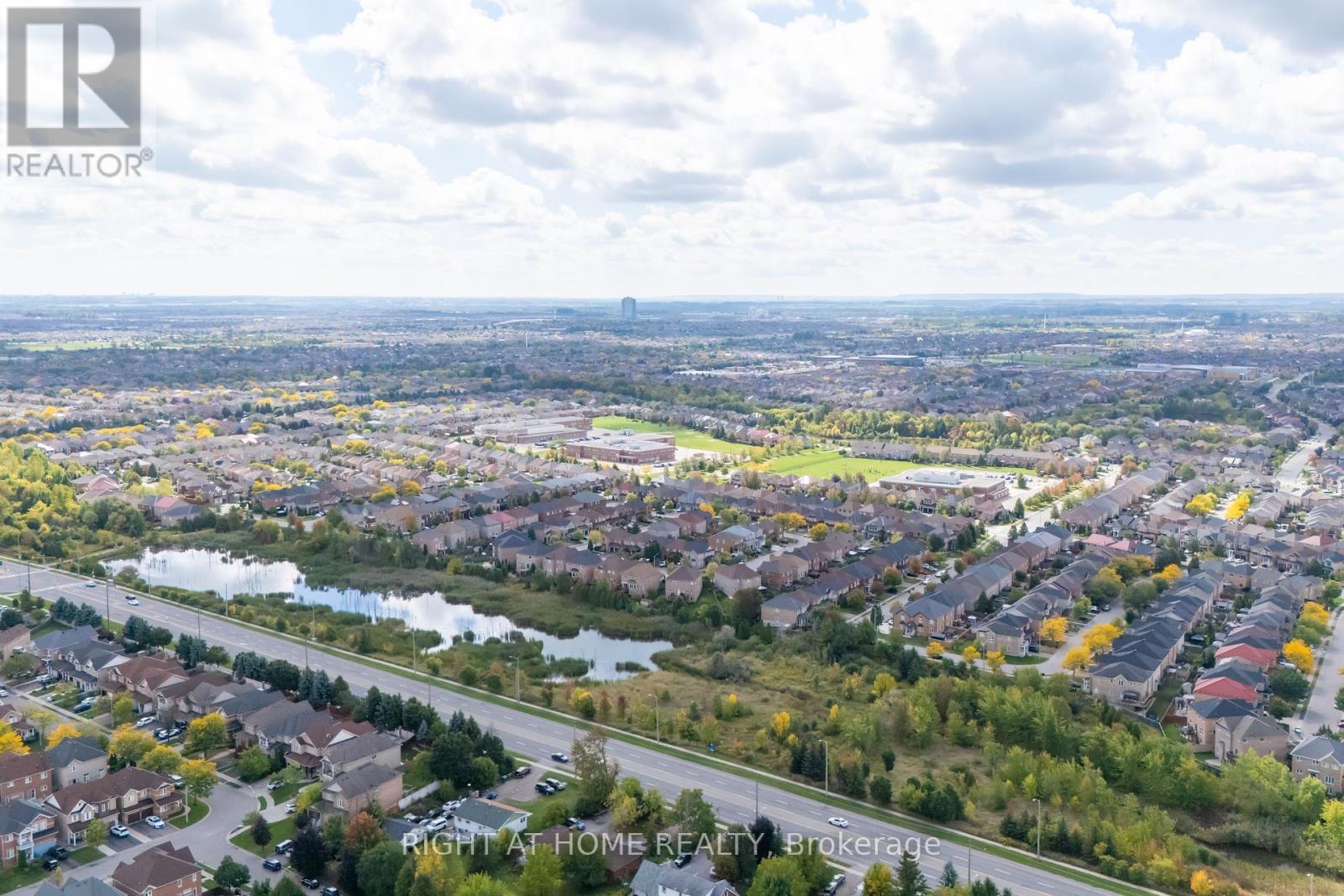 39 Viceroy Crescent, Brampton (Northwest Sandalwood Parkway), Ontario  L7A 1V7 - Photo 38 - W12449363