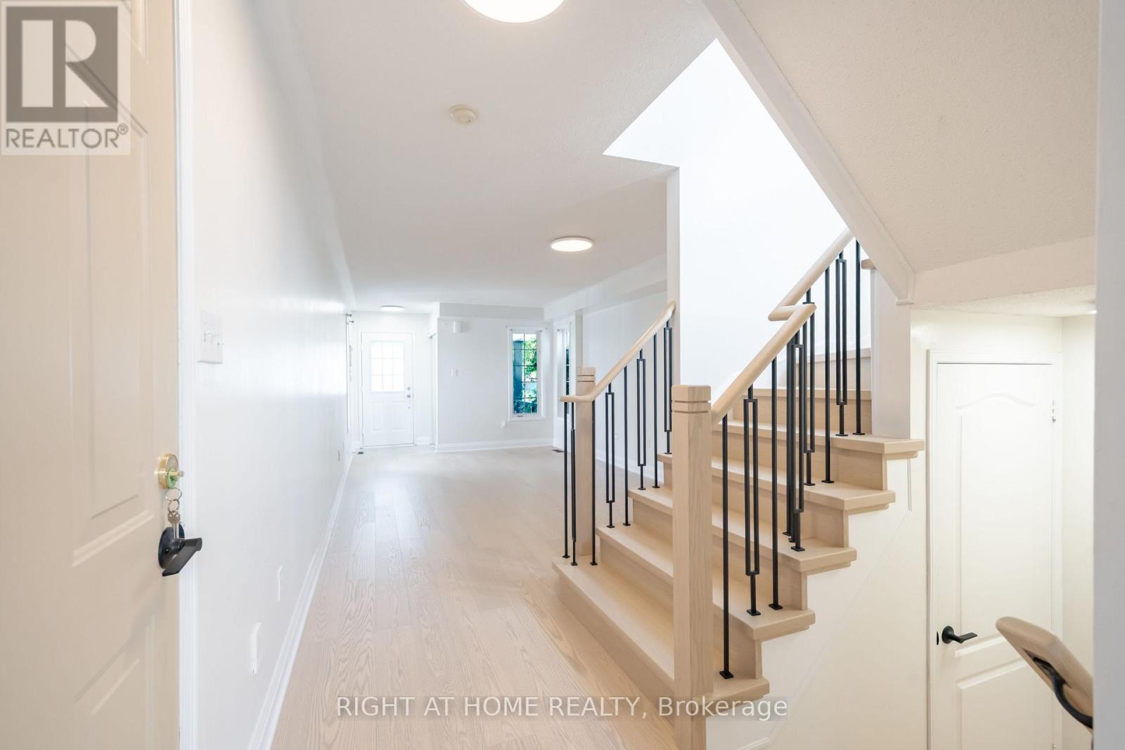 39 Viceroy Crescent, Brampton (Northwest Sandalwood Parkway), Ontario  L7A 1V7 - Photo 8 - W12449363