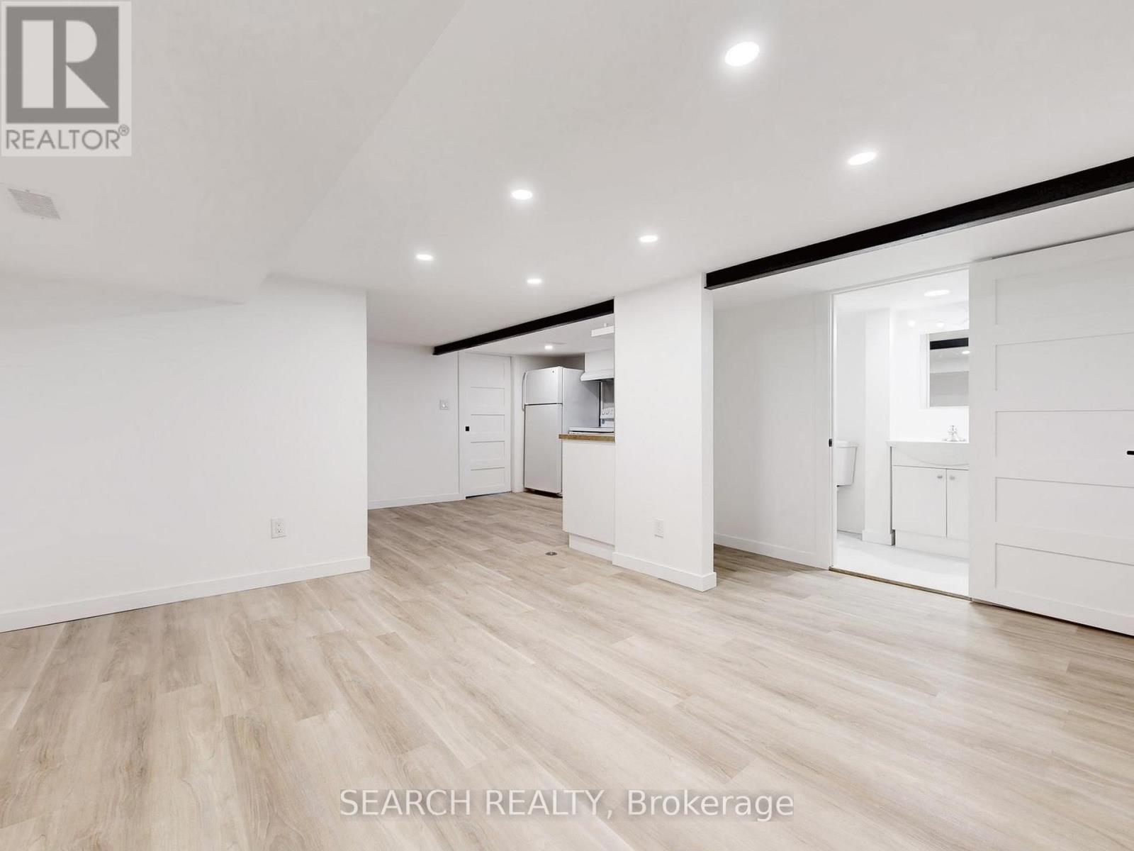 525 Hopewell Avenue, Toronto, Ontario  M6E 2S5 - Photo 10 - W12449365
