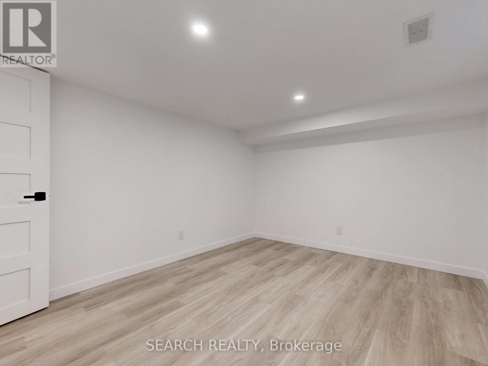 525 Hopewell Avenue, Toronto, Ontario  M6E 2S5 - Photo 12 - W12449365