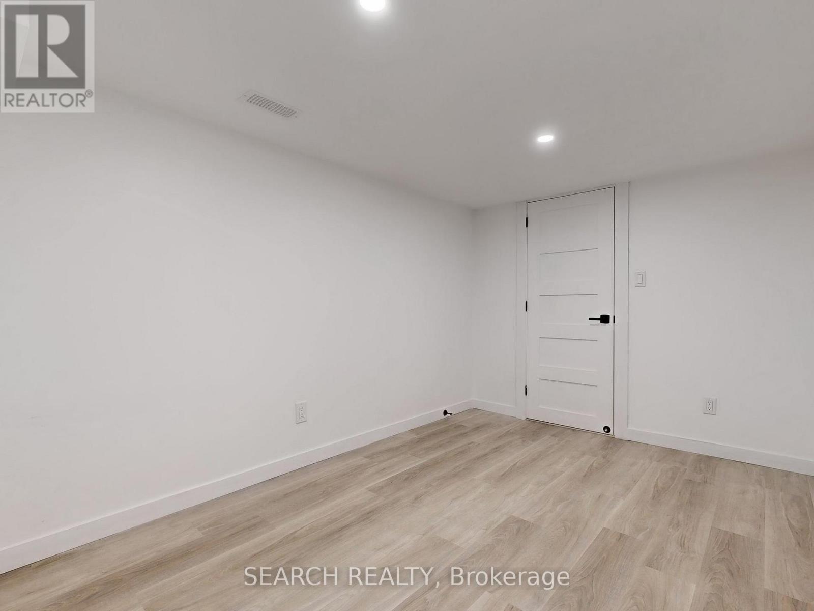 525 Hopewell Avenue, Toronto, Ontario  M6E 2S5 - Photo 14 - W12449365