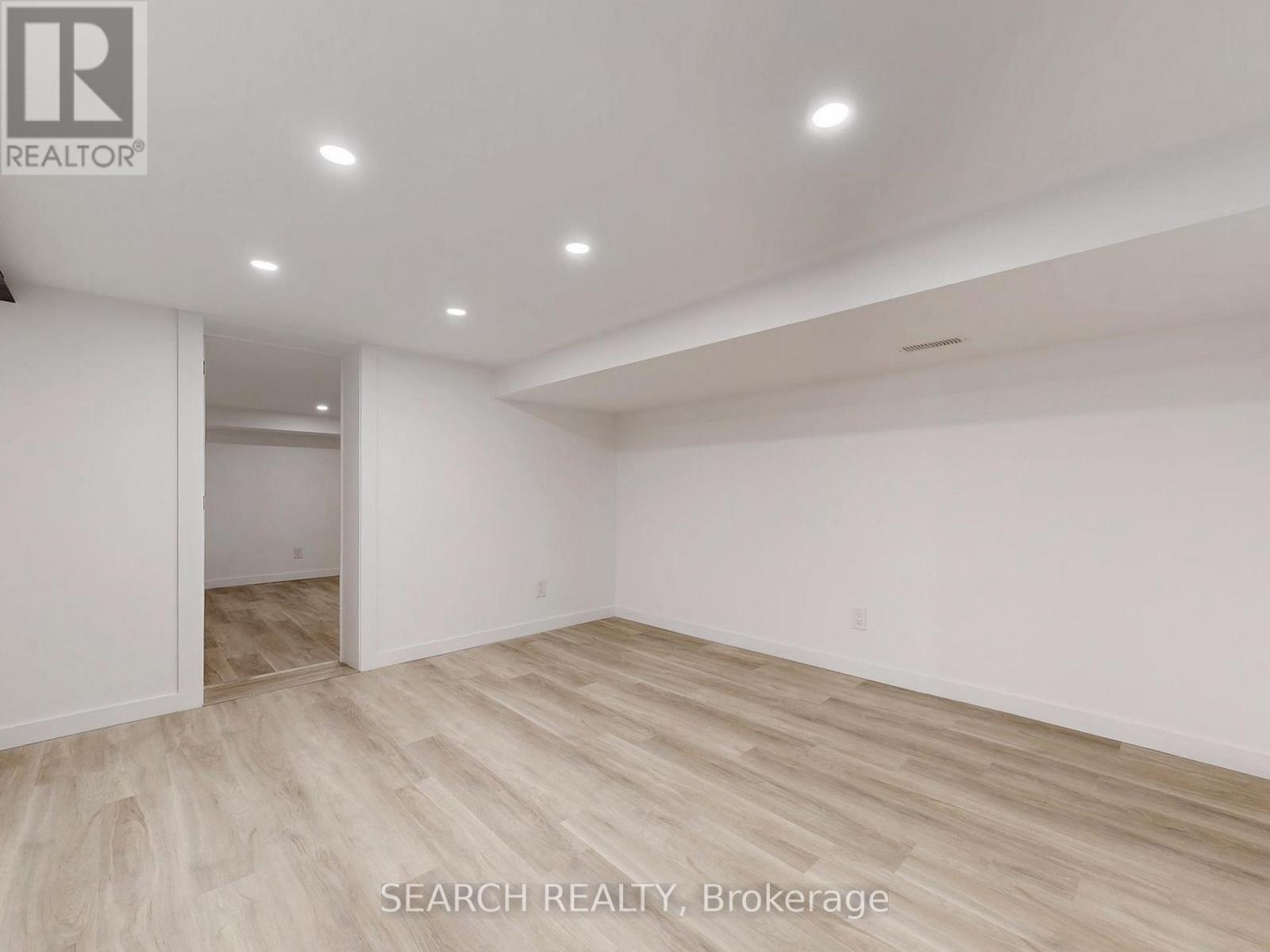 525 Hopewell Avenue, Toronto, Ontario  M6E 2S5 - Photo 8 - W12449365