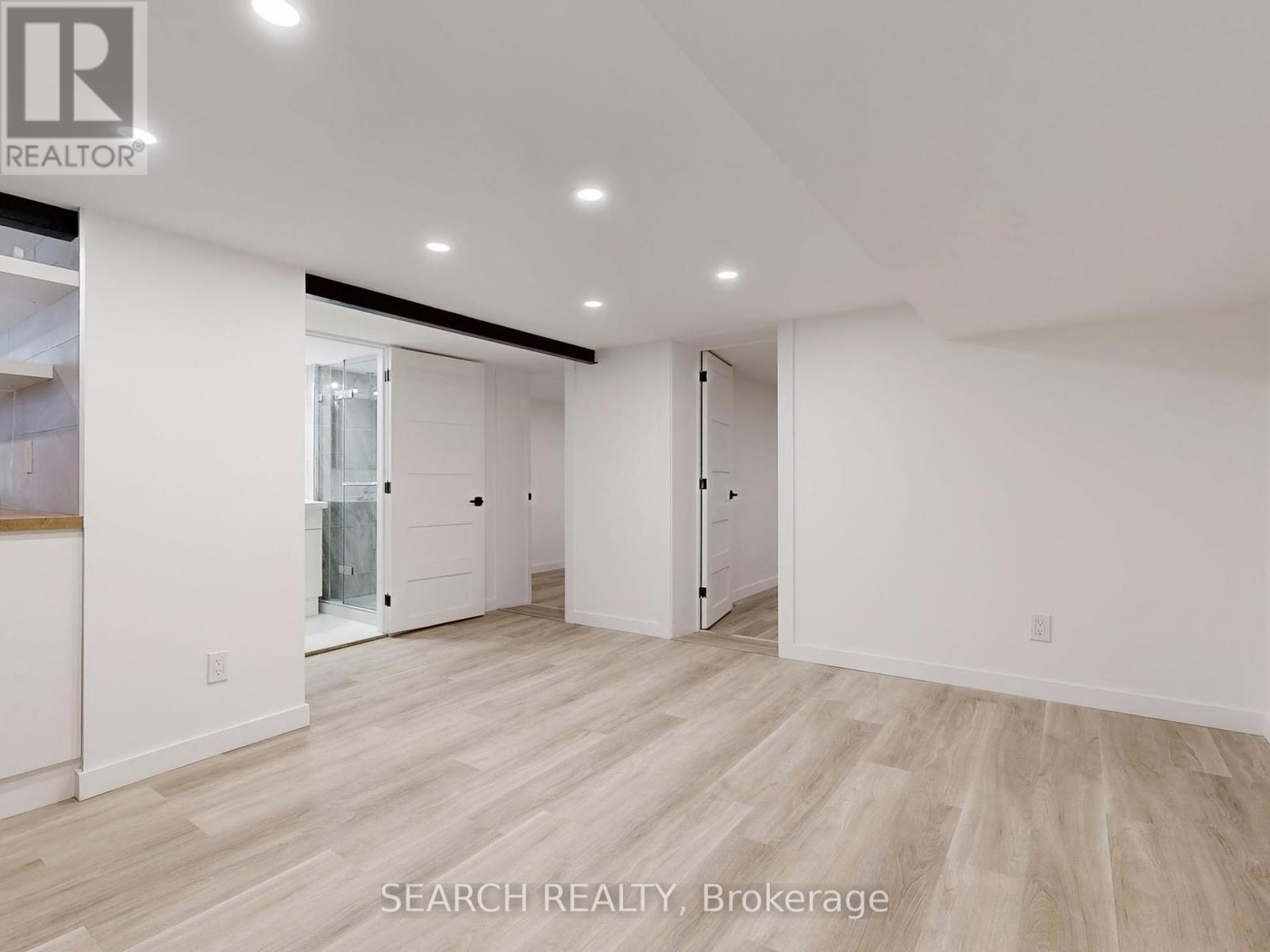 525 Hopewell Avenue, Toronto, Ontario  M6E 2S5 - Photo 9 - W12449365