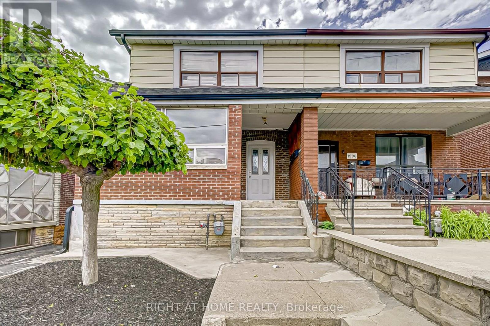 1994 Dufferin Street, Toronto (Caledonia-Fairbank), Ontario  M6E 3R2 - Photo 1 - W12449398