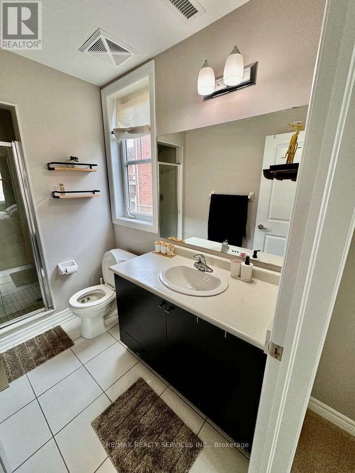 202 - 2339 Sawgrass Drive, Oakville, Ontario  L6H 0L1 - Photo 4 - W12449407