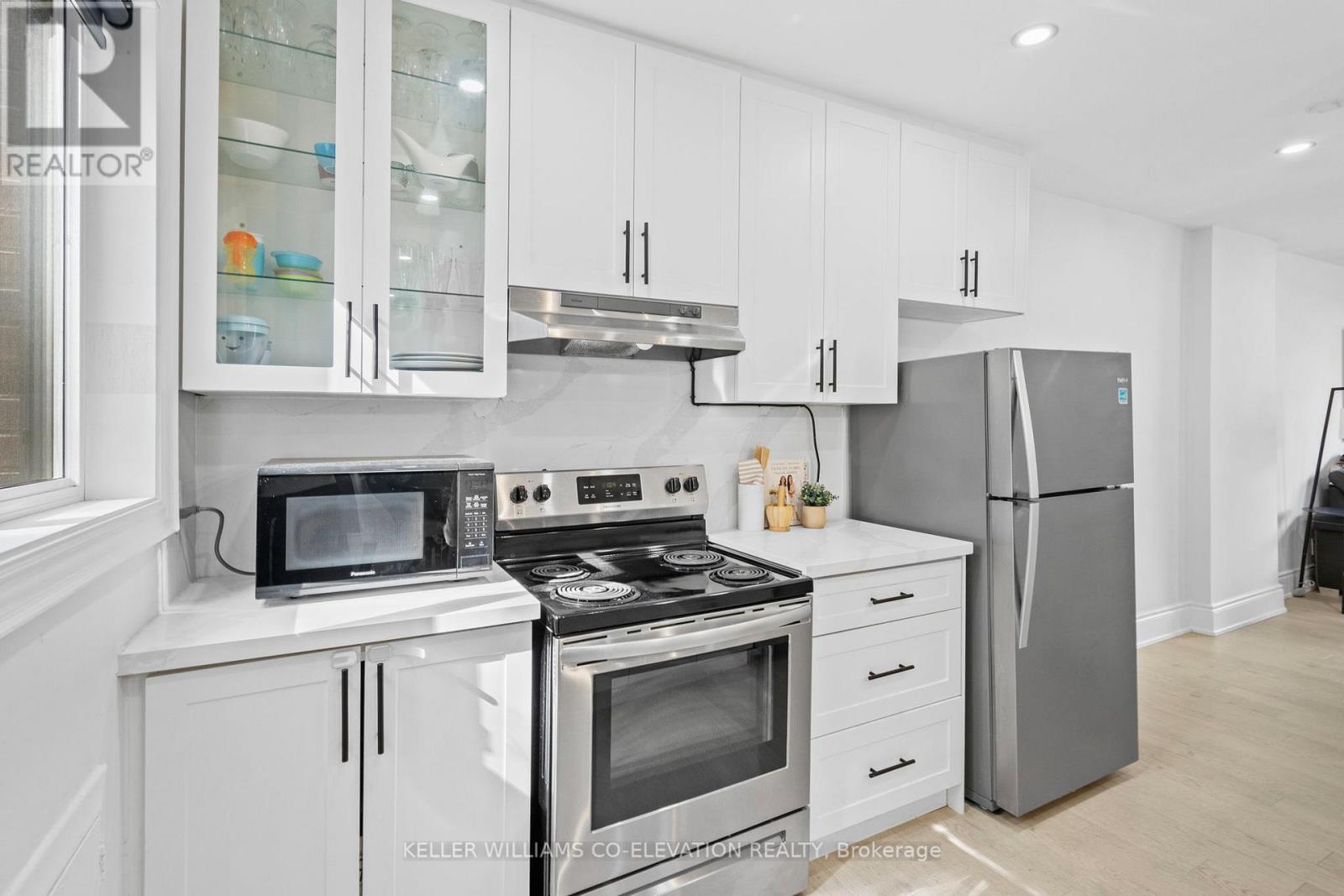 1244 Nigel Road, Mississauga (Clarkson), Ontario  L5J 3S7 - Photo 12 - W12449417