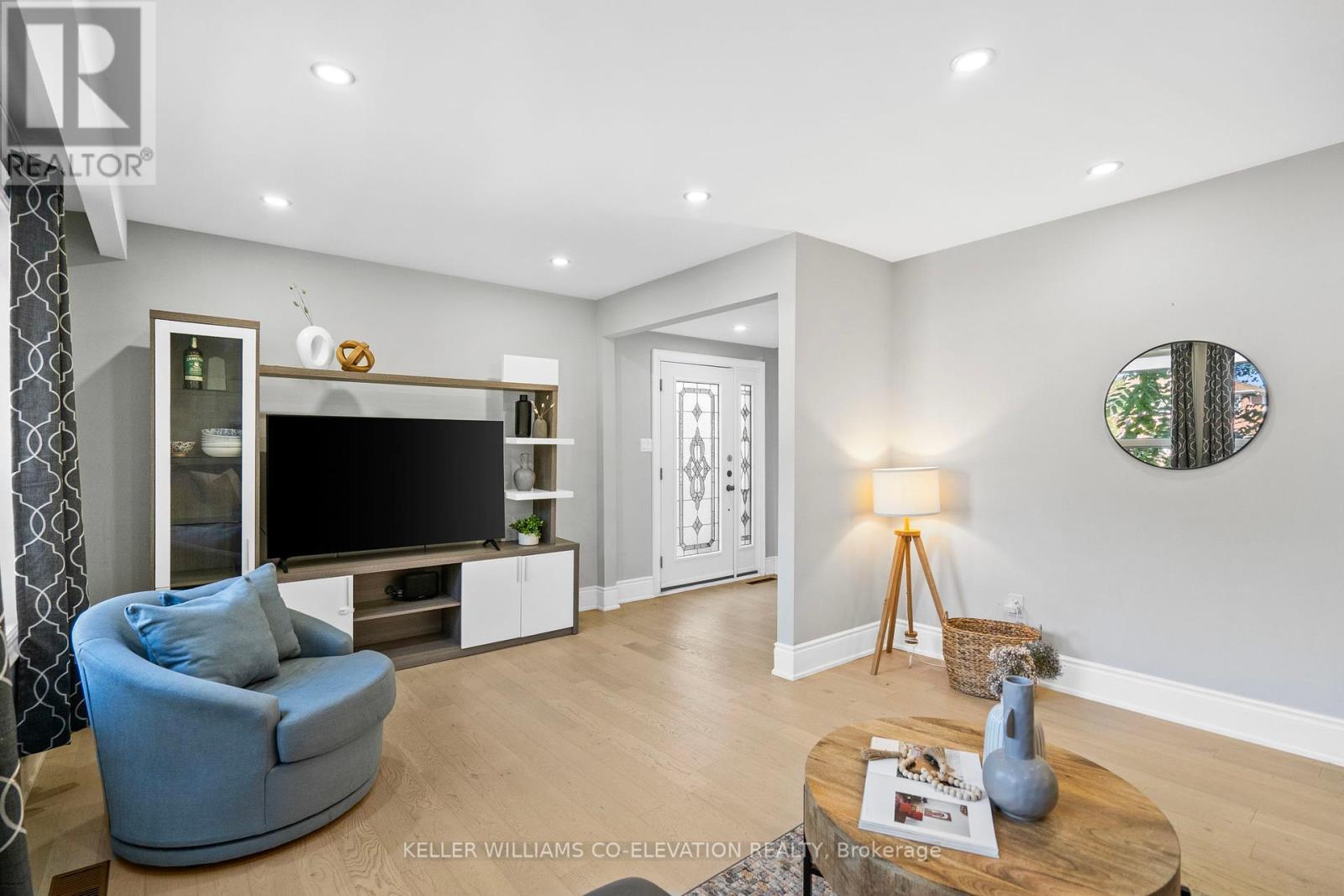 1244 Nigel Road, Mississauga (Clarkson), Ontario  L5J 3S7 - Photo 4 - W12449417