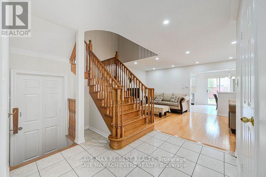 21 Riverplace Crescent, Brampton, Ontario  L6P 2N2 - Photo 9 - W12449419
