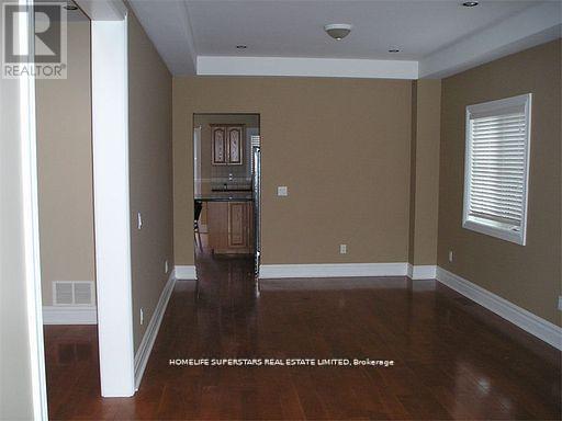 1379 Norenko Court, Mississauga, Ontario  L5V 2M8 - Photo 3 - W12449436