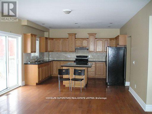 1379 Norenko Court, Mississauga, Ontario  L5V 2M8 - Photo 6 - W12449436