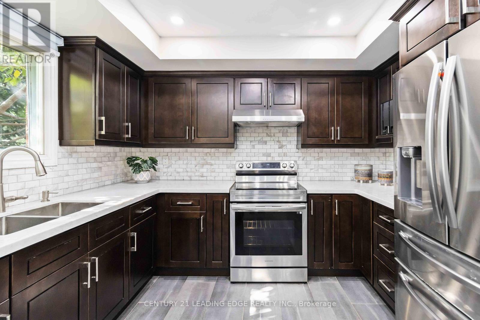 5201 Champlain Trail, Mississauga (Hurontario), Ontario  L5R 3B1 - Photo 13 - W12449440