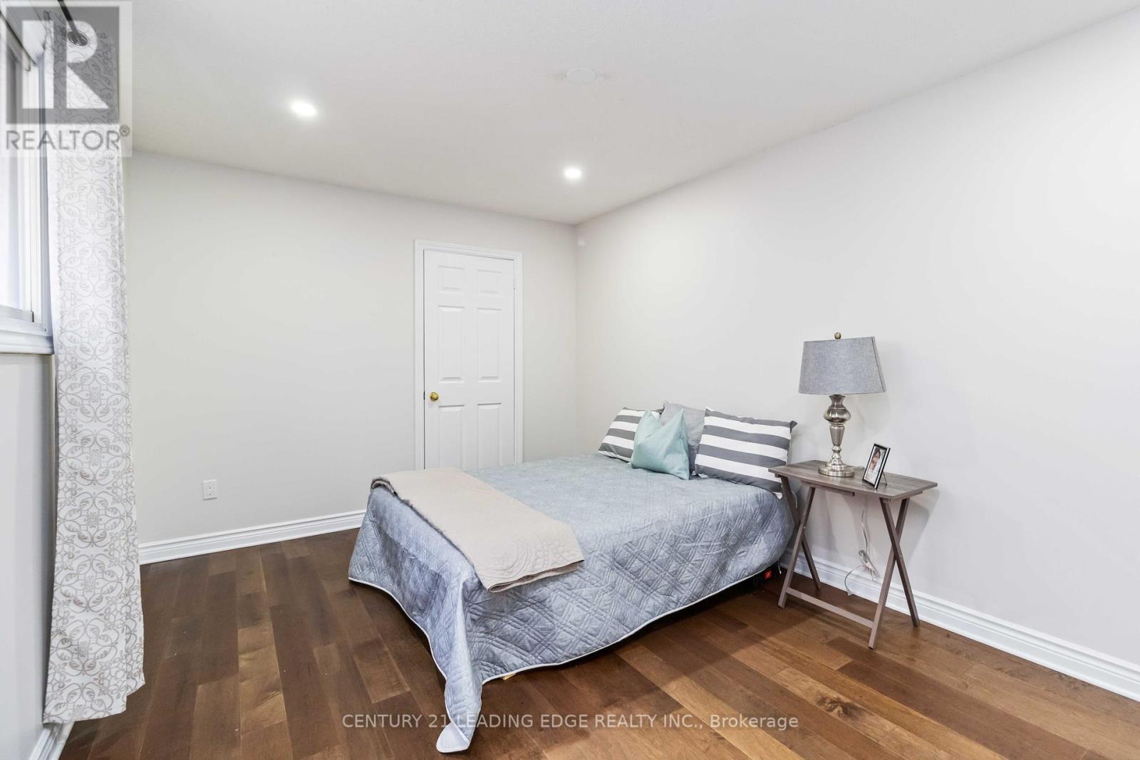5201 Champlain Trail, Mississauga (Hurontario), Ontario  L5R 3B1 - Photo 33 - W12449440
