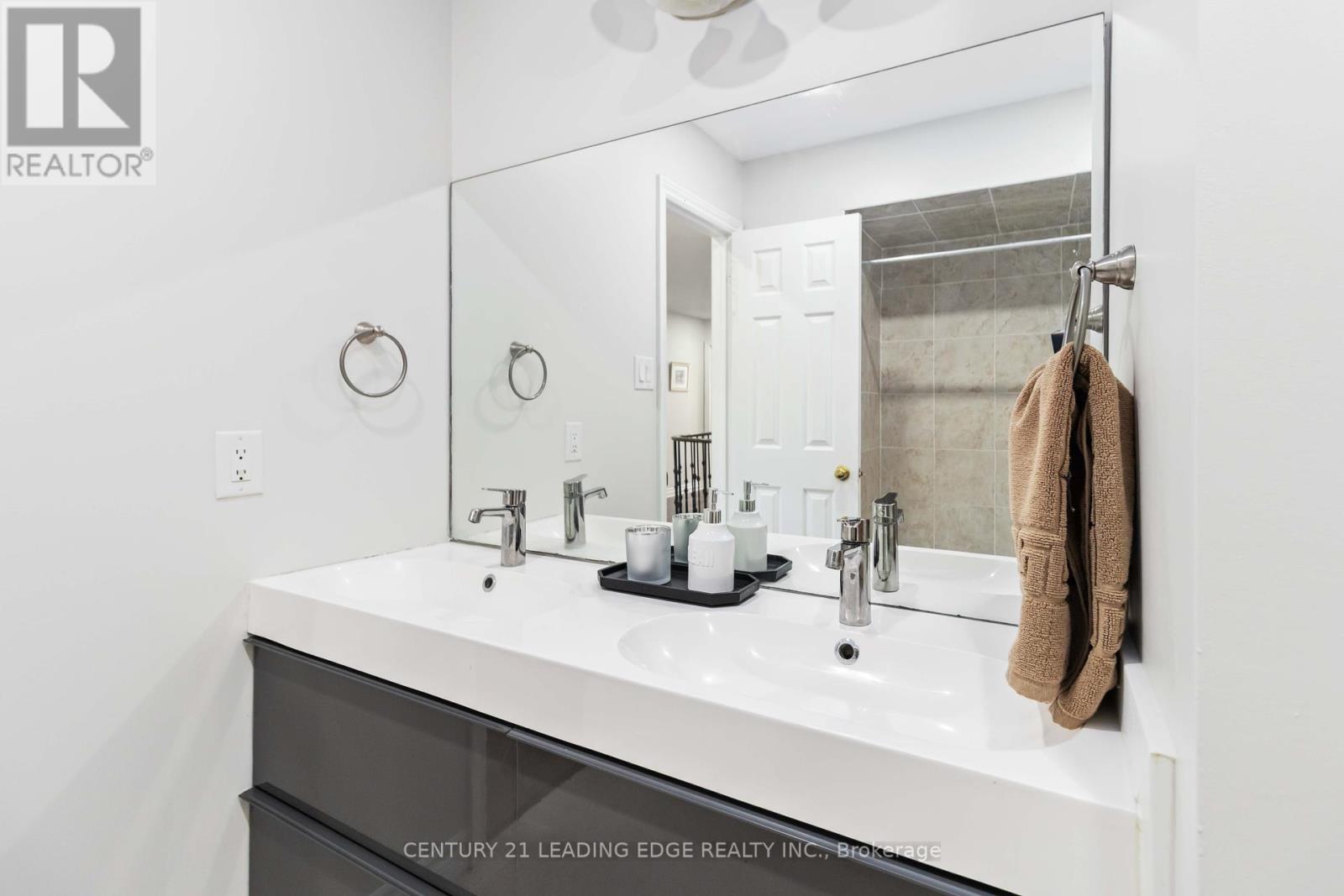 5201 Champlain Trail, Mississauga (Hurontario), Ontario  L5R 3B1 - Photo 35 - W12449440