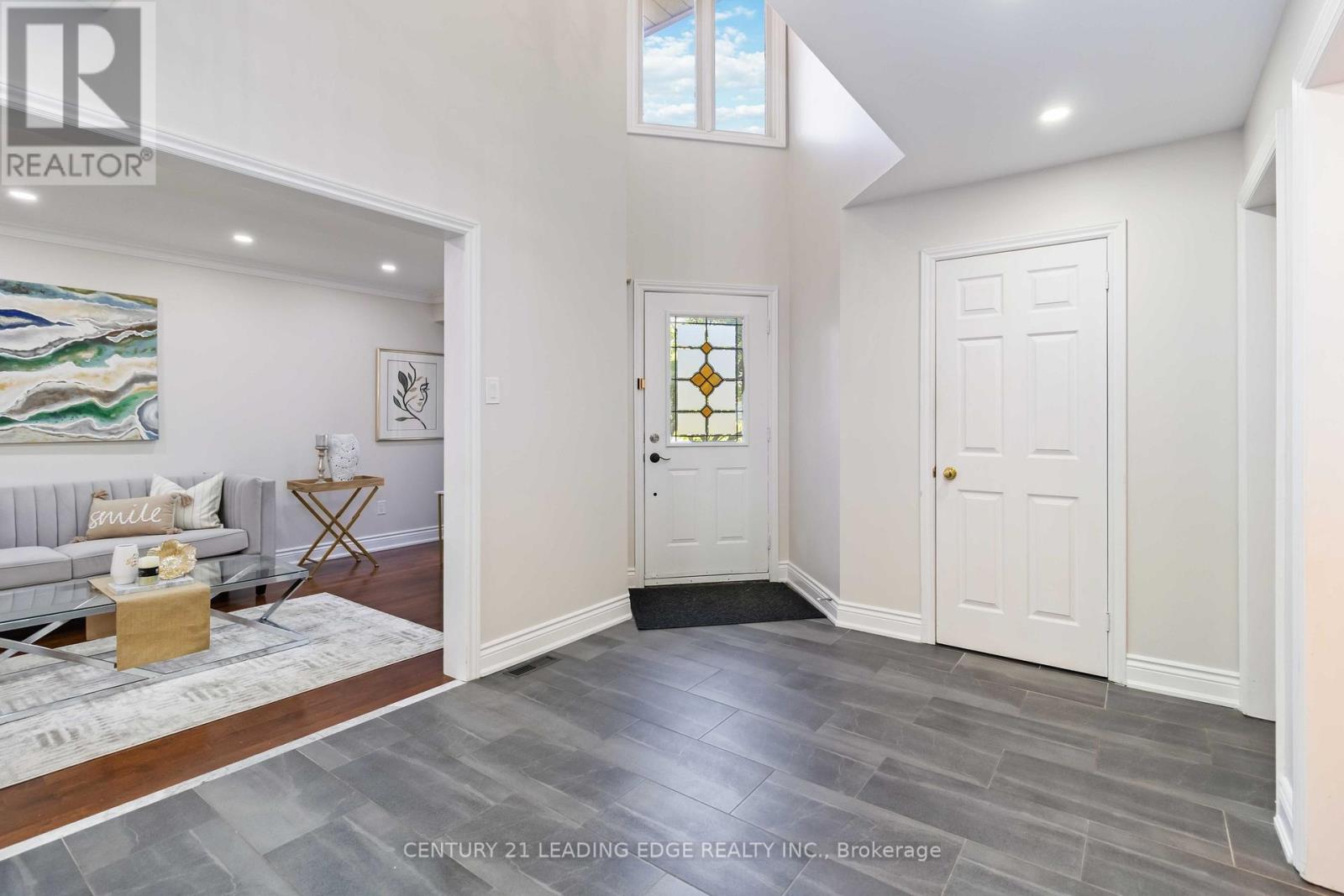 5201 Champlain Trail, Mississauga (Hurontario), Ontario  L5R 3B1 - Photo 4 - W12449440