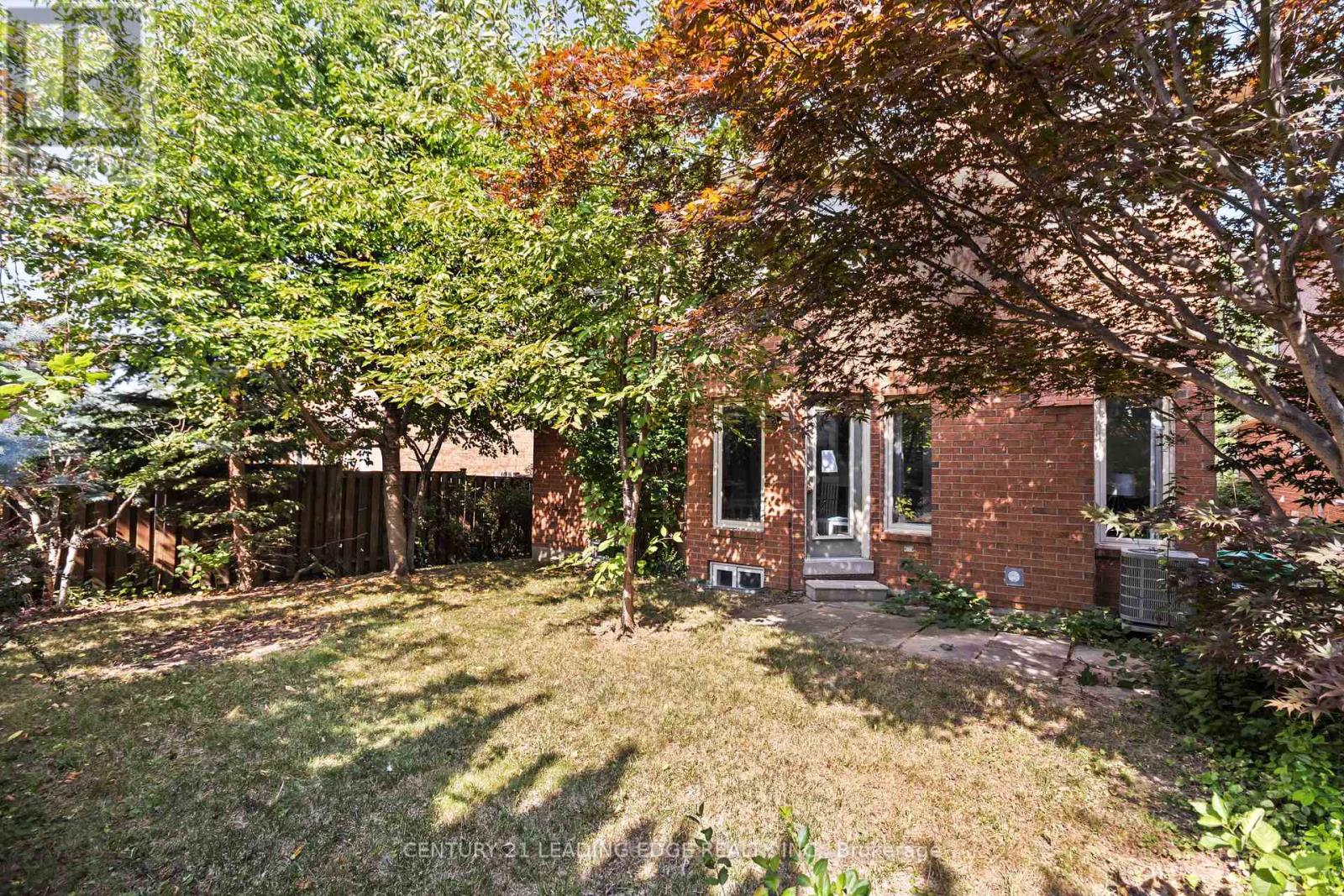 5201 Champlain Trail, Mississauga (Hurontario), Ontario  L5R 3B1 - Photo 44 - W12449440