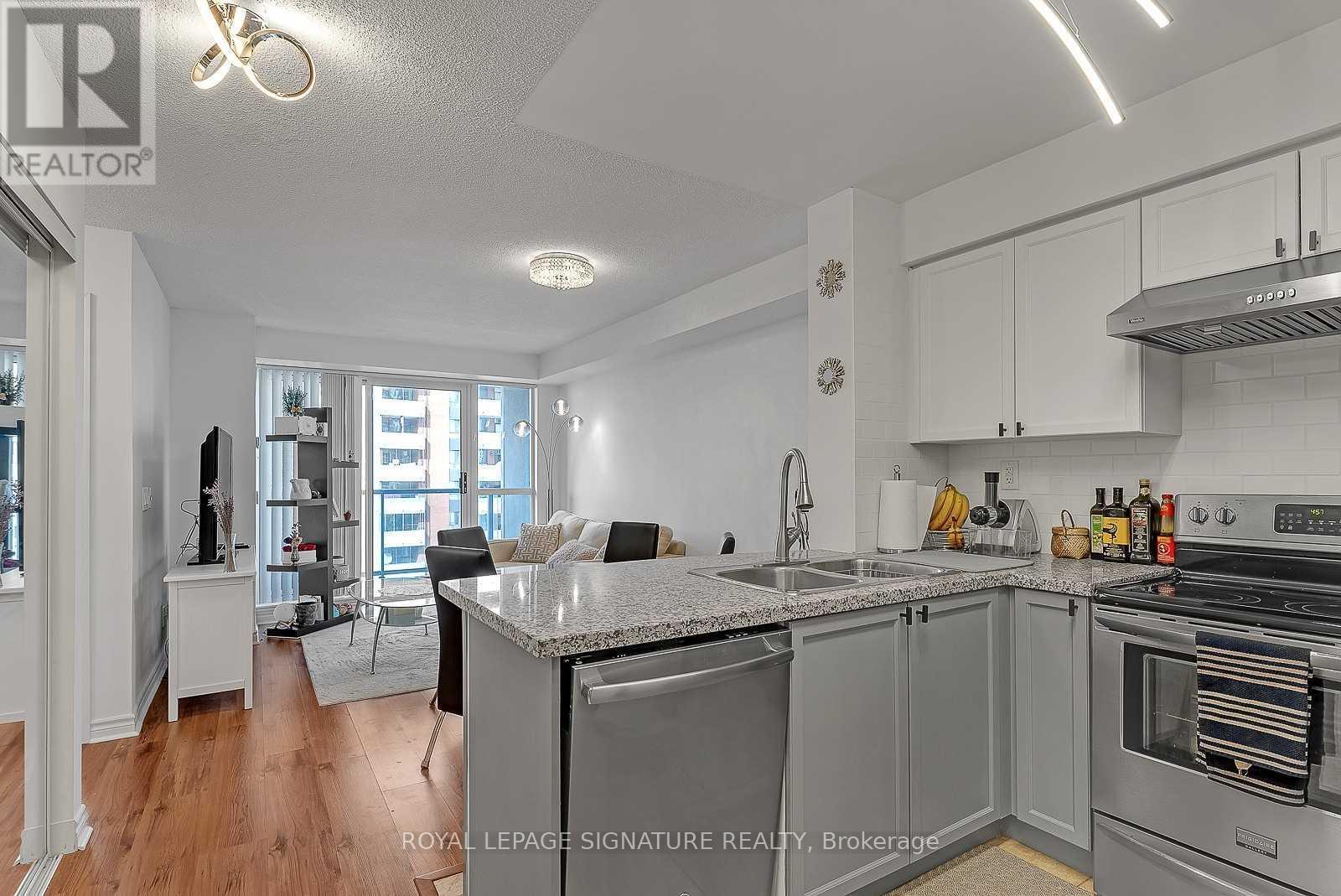 1401 - 5 MICHAEL POWER PLACE, Toronto, Ontario