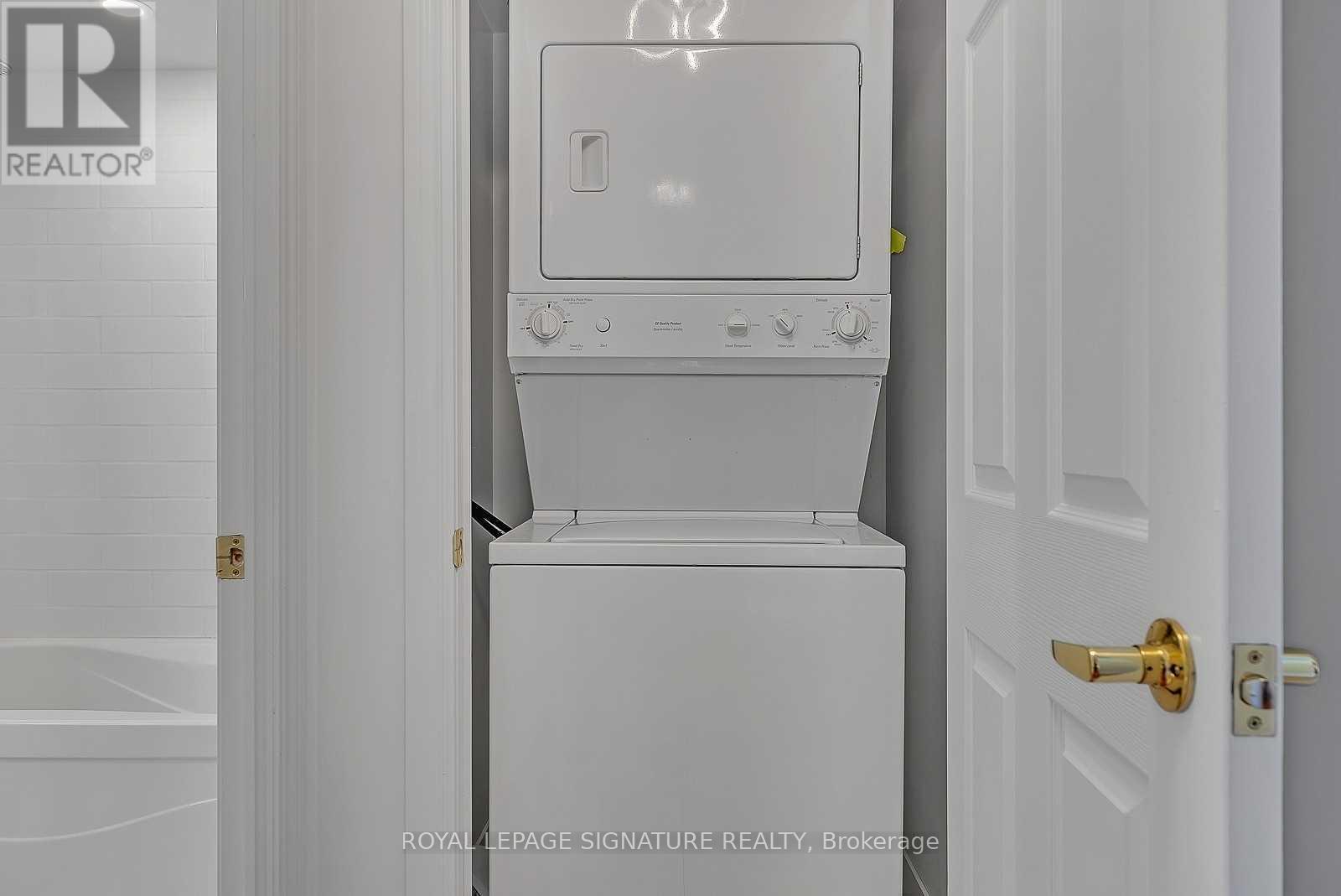 1401 - 5 Michael Power Place, Toronto, Ontario  M9A 0A3 - Photo 14 - W12449470