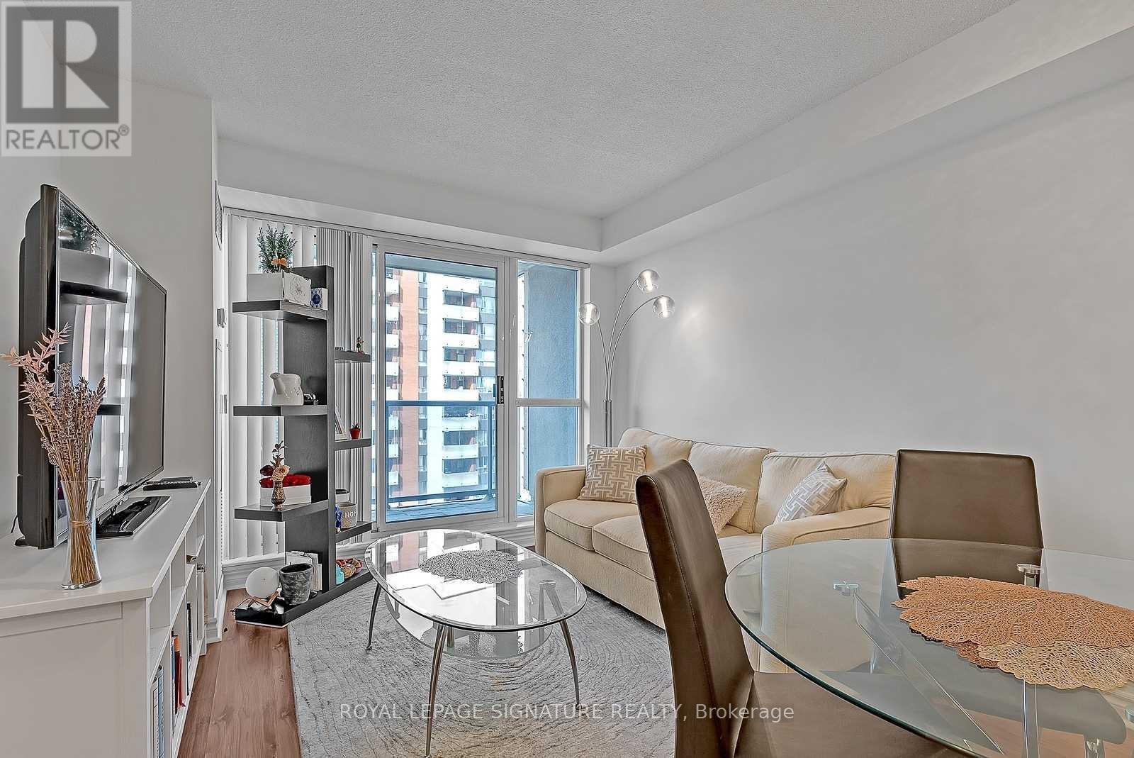 1401 - 5 Michael Power Place, Toronto, Ontario  M9A 0A3 - Photo 7 - W12449470