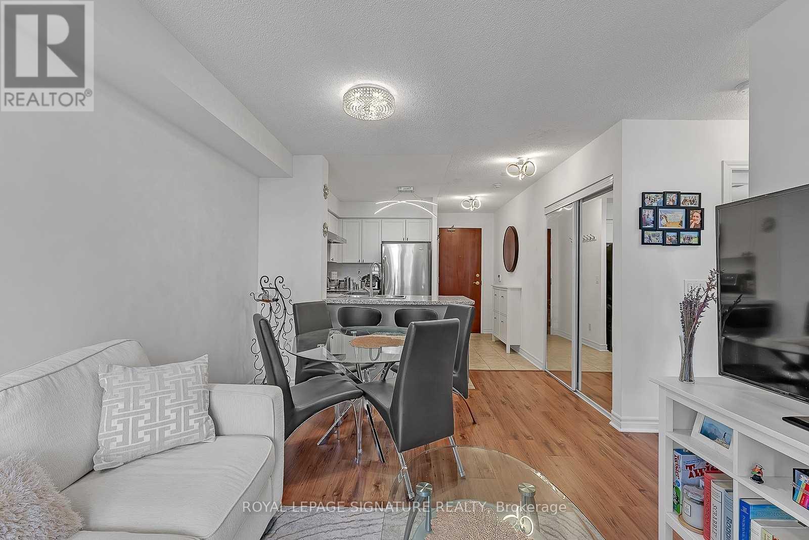 1401 - 5 Michael Power Place, Toronto, Ontario  M9A 0A3 - Photo 9 - W12449470