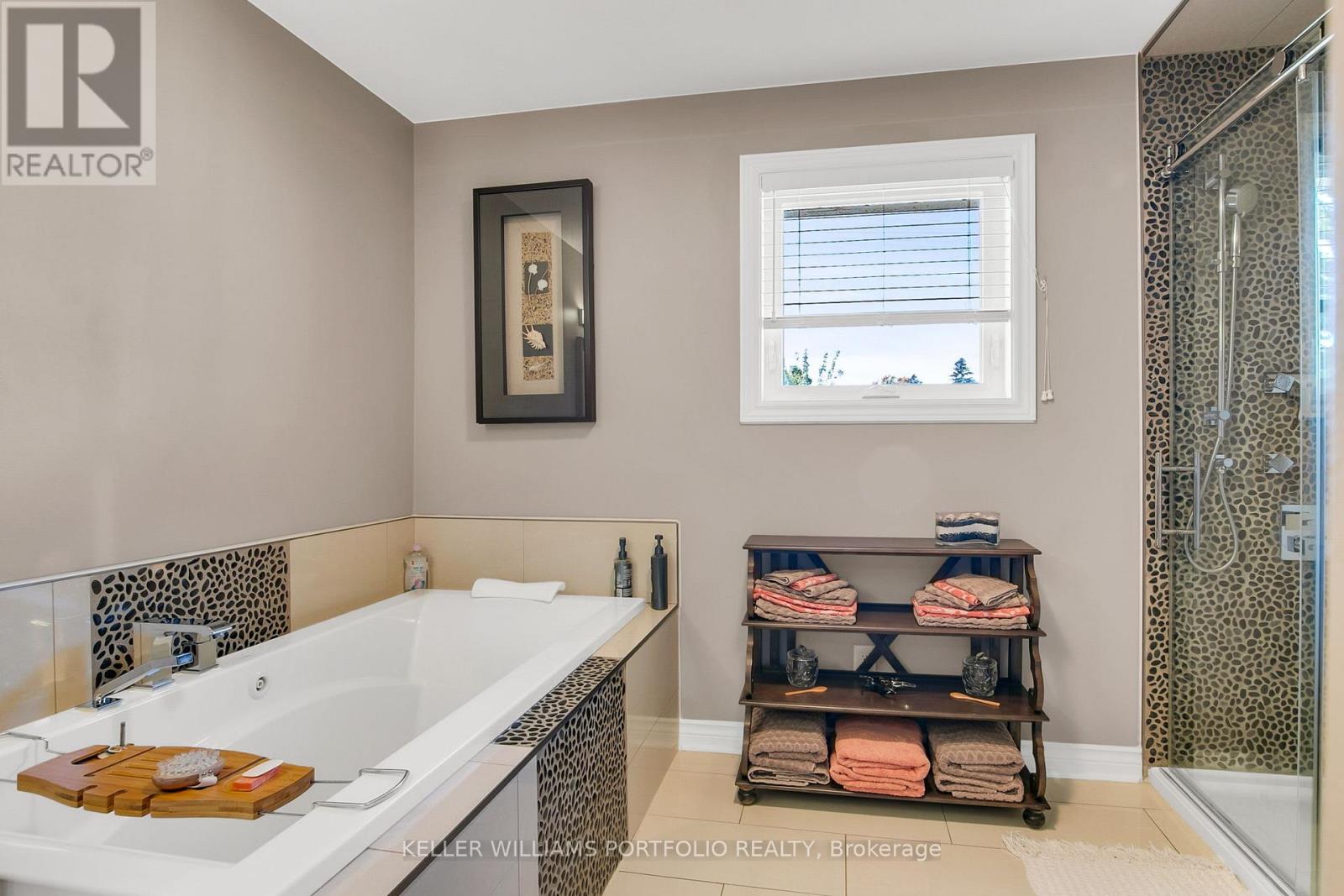 56 Jopling Avenue N, Toronto, Ontario  M9B 4G2 - Photo 22 - W12449473