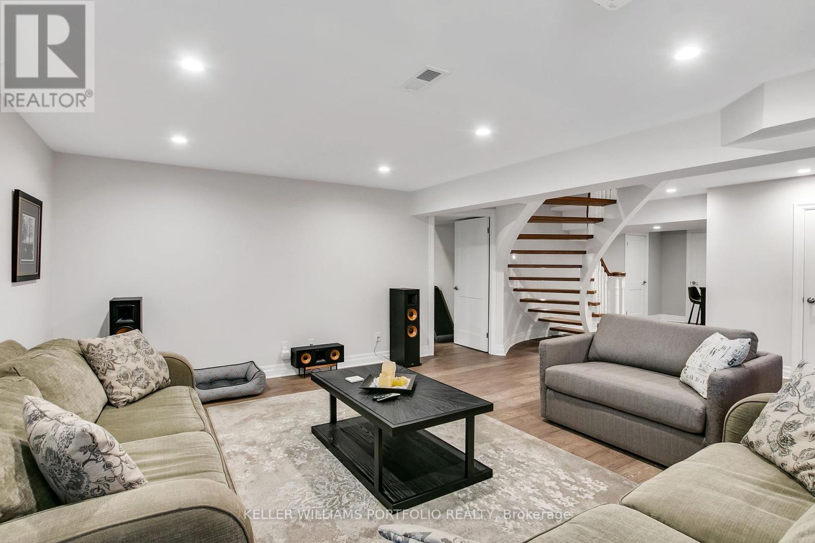 56 Jopling Avenue N, Toronto, Ontario  M9B 4G2 - Photo 29 - W12449473