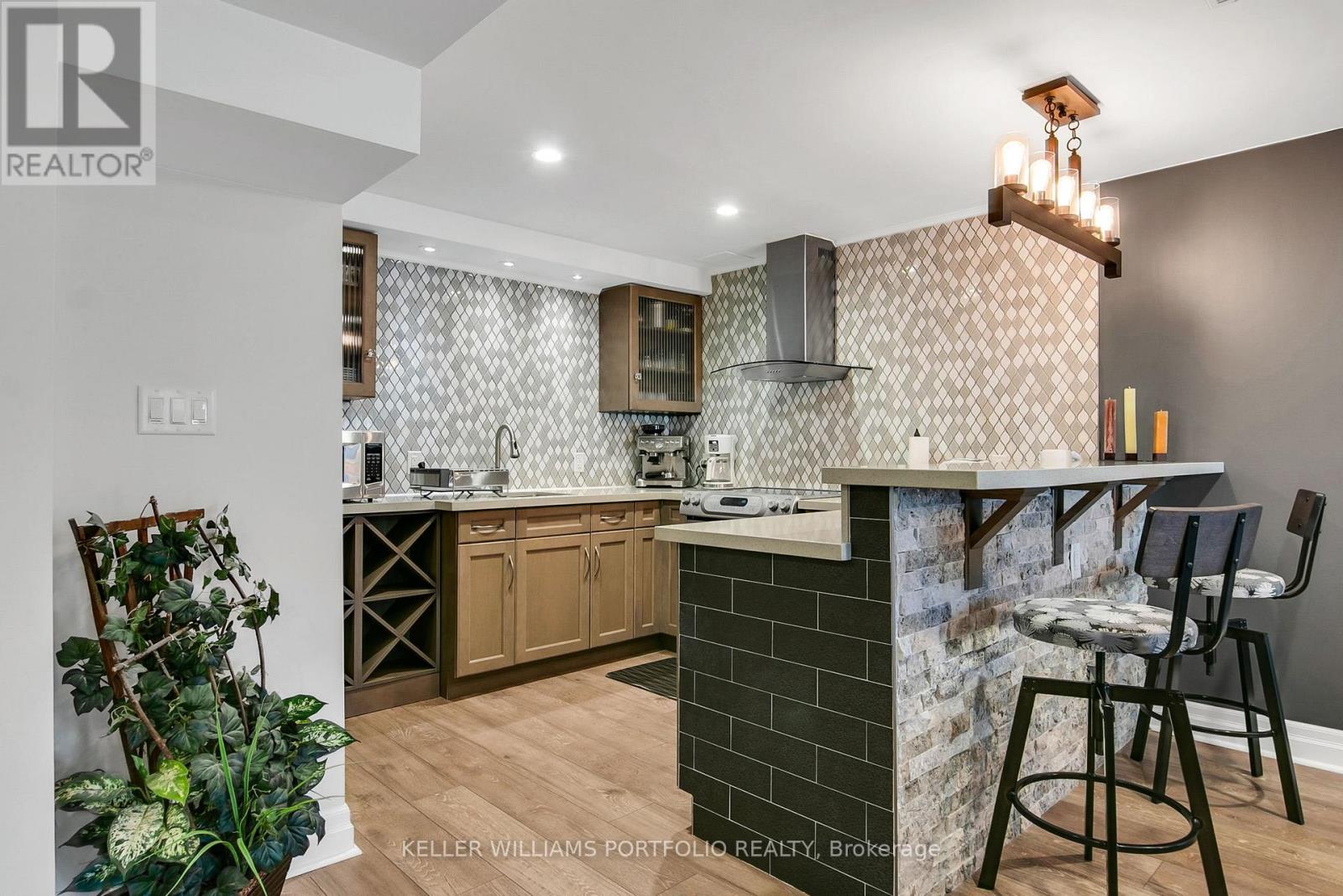 56 Jopling Avenue N, Toronto, Ontario  M9B 4G2 - Photo 35 - W12449473
