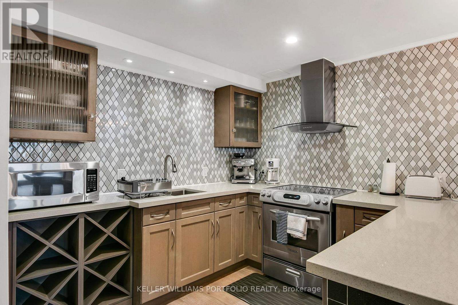 56 Jopling Avenue N, Toronto, Ontario  M9B 4G2 - Photo 36 - W12449473