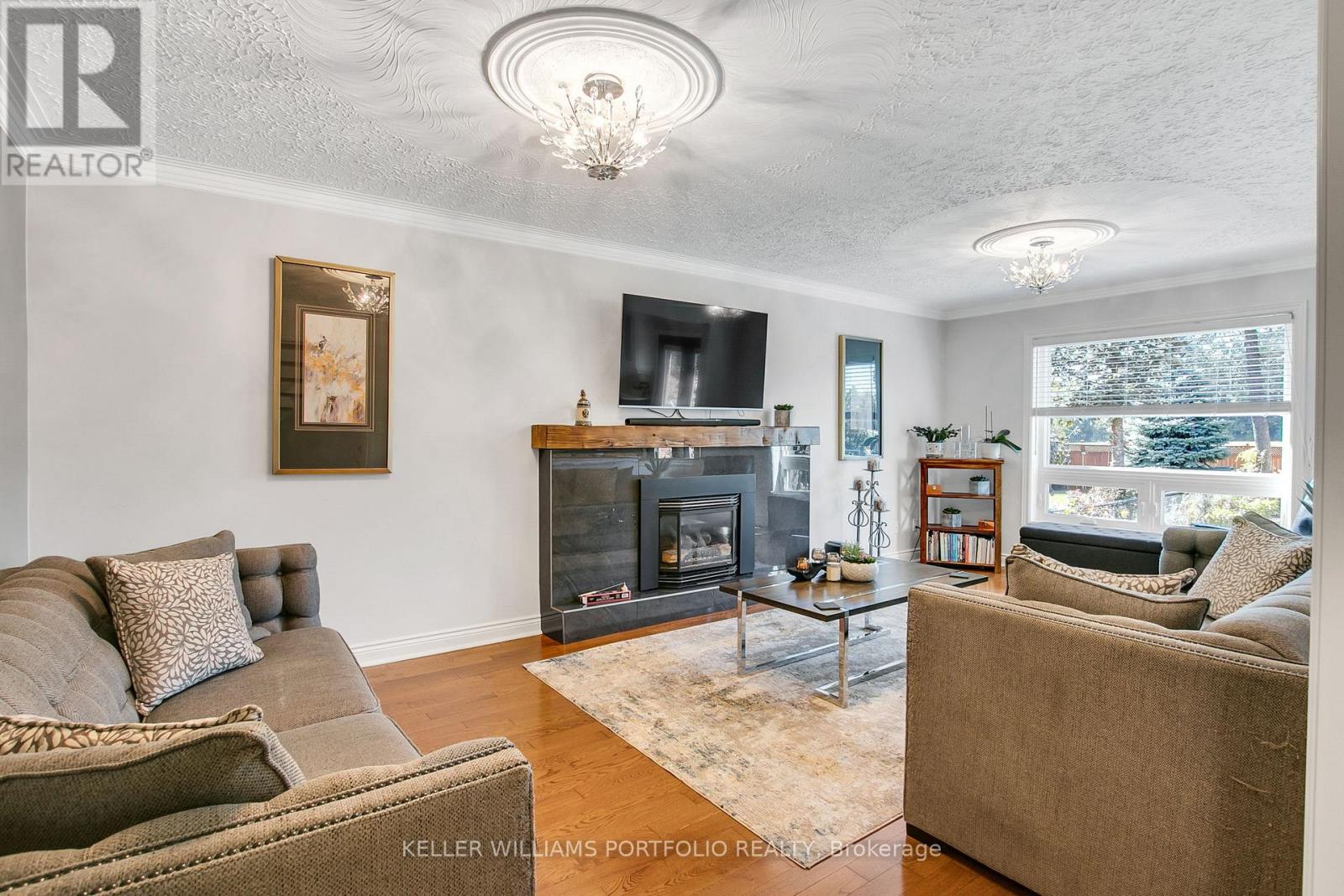 56 Jopling Avenue N, Toronto, Ontario  M9B 4G2 - Photo 7 - W12449473