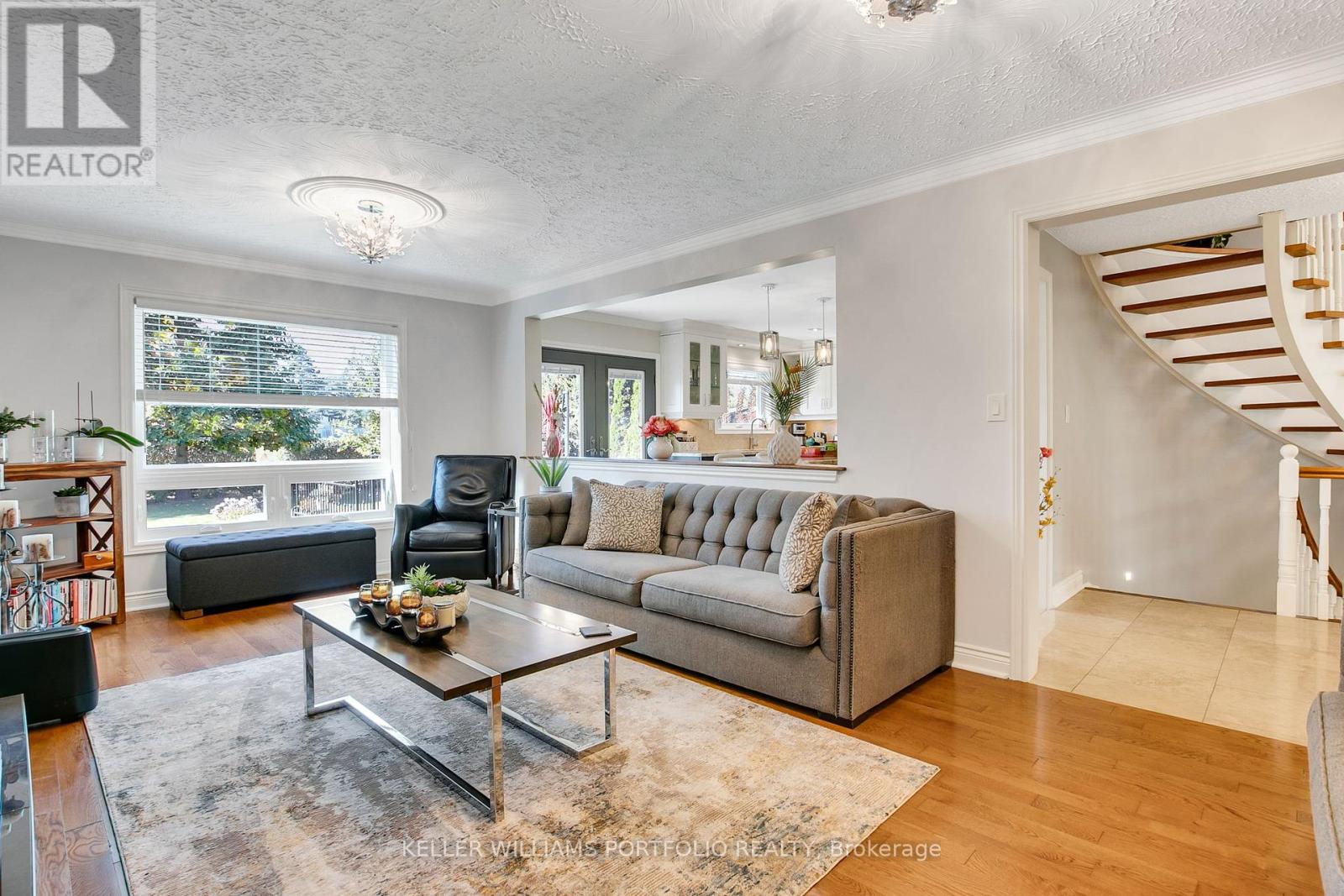 56 Jopling Avenue N, Toronto, Ontario  M9B 4G2 - Photo 9 - W12449473